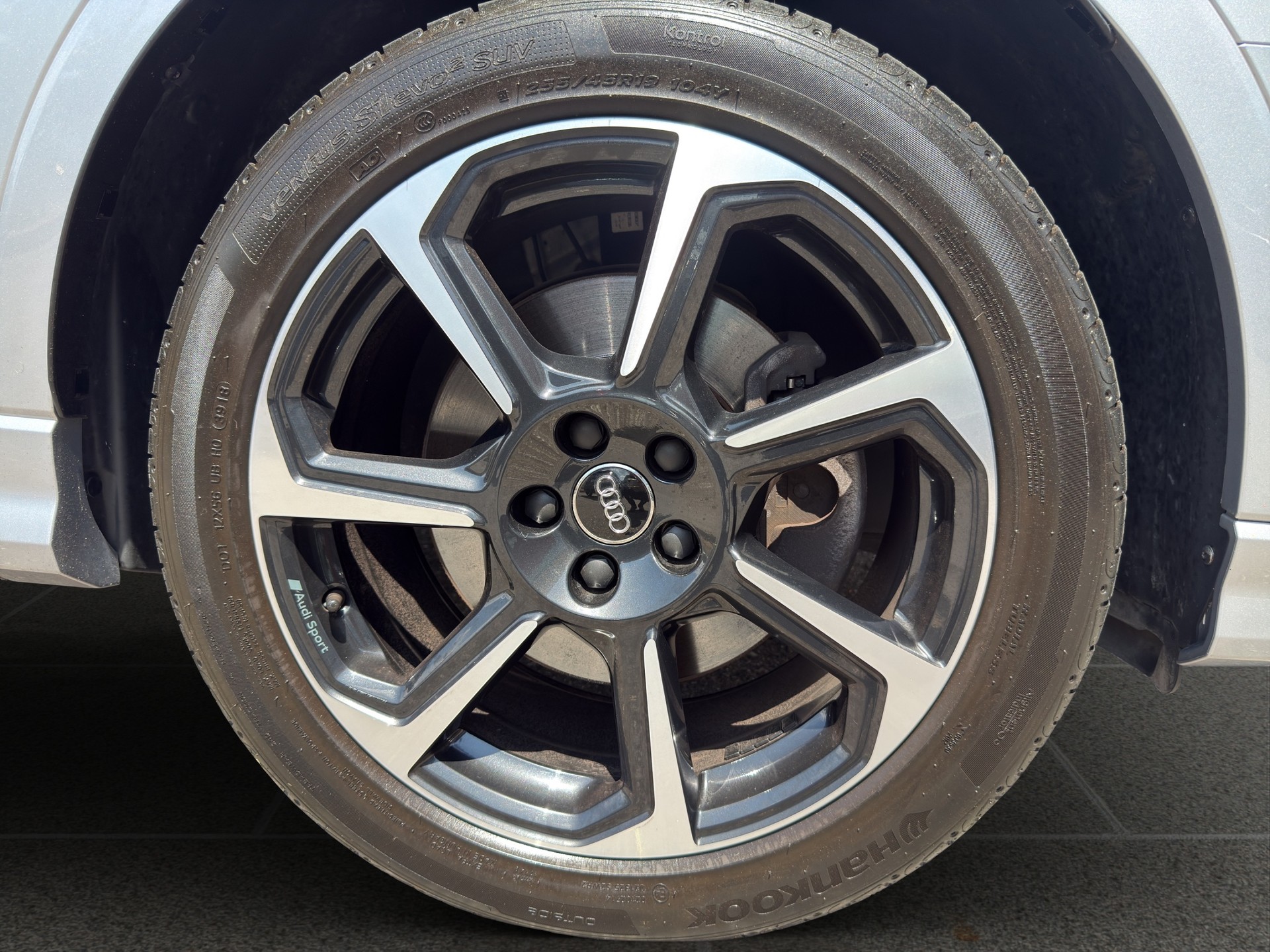 AUDI Q3 40 TFSI advanced quattro S-tronic-image-8