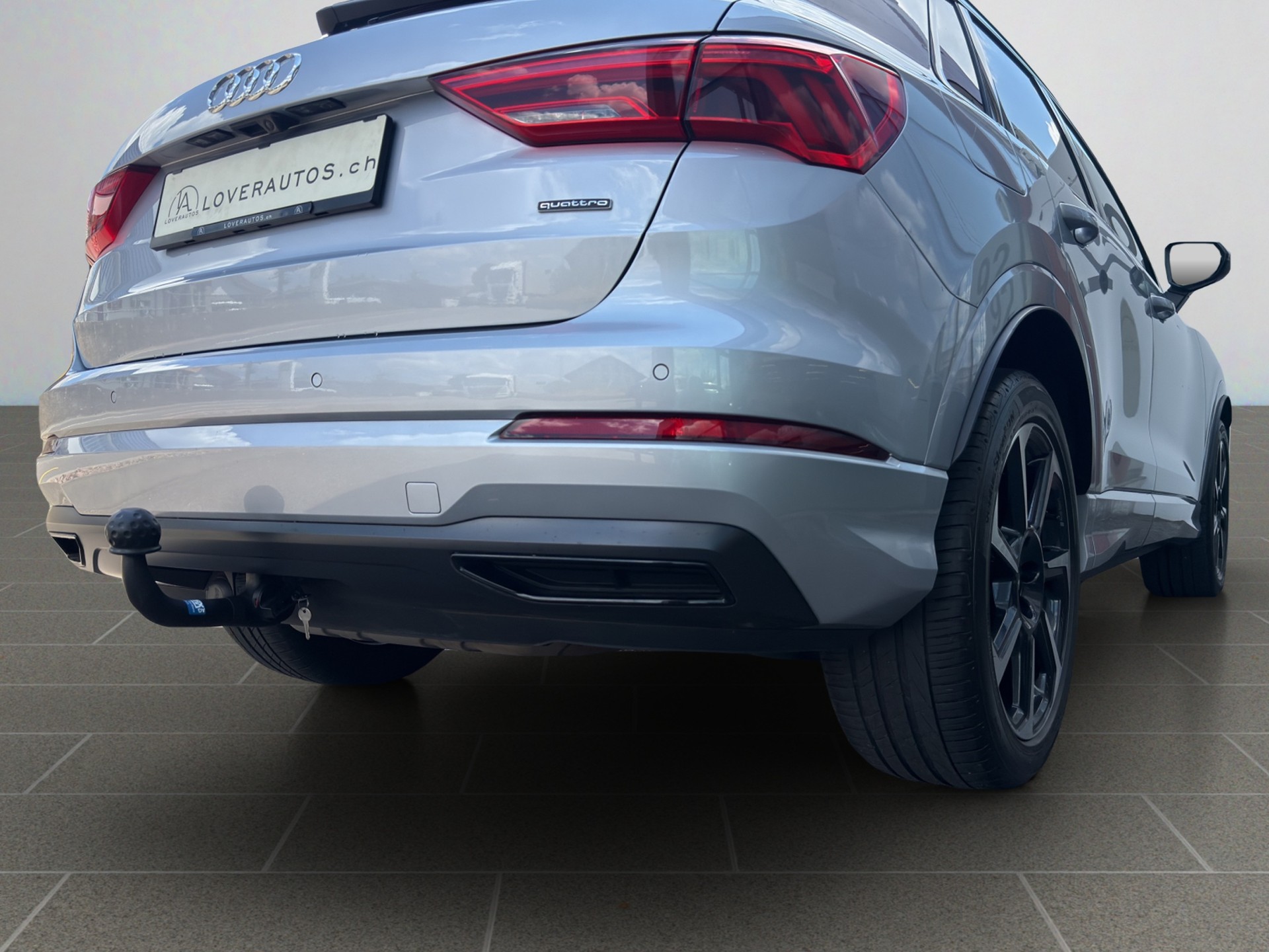 AUDI Q3 40 TFSI advanced quattro S-tronic-image-4