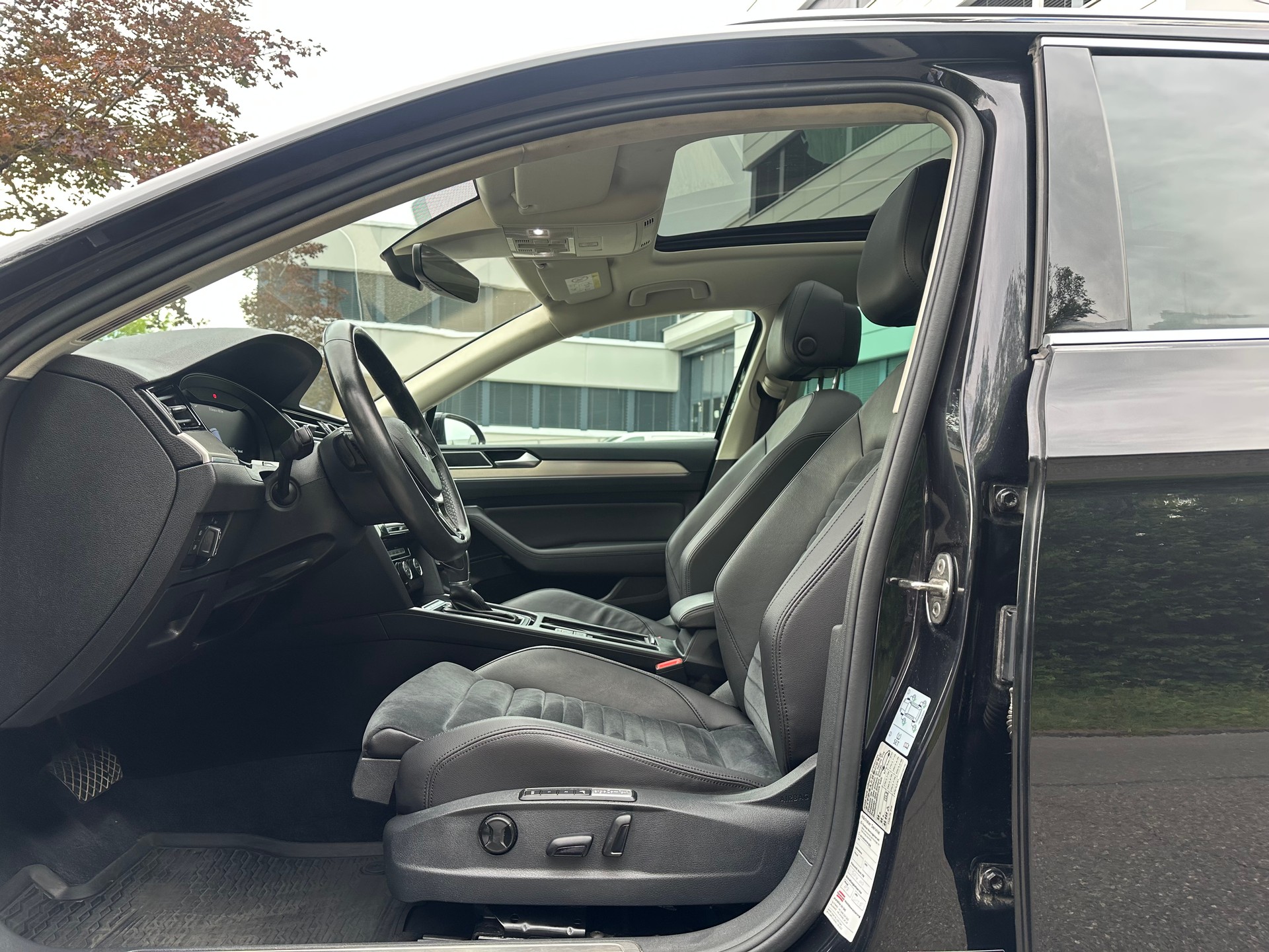 VW Passat Variant 2.0 TSI BMT Highline 4Motion DSG-image-8