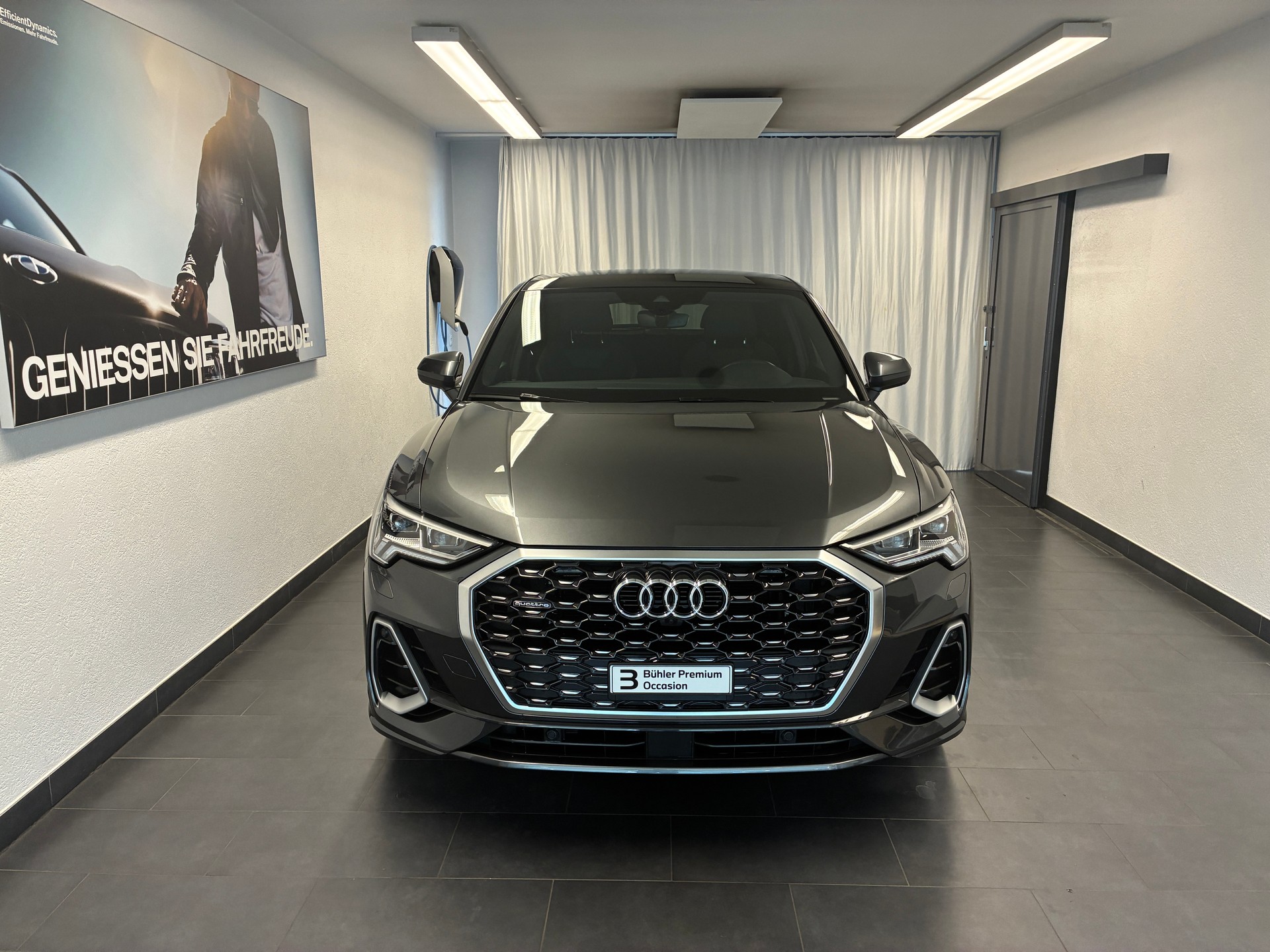 AUDI Q3 Sportback 2.0 40 TDI S line quattro S-Tronic-showroom-element-1