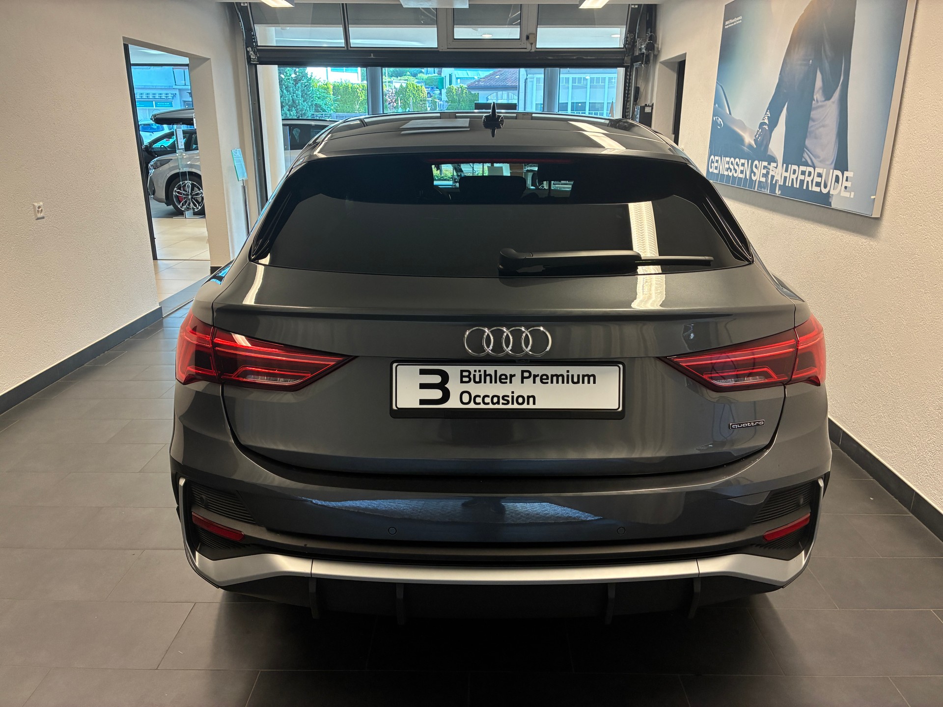 AUDI Q3 Sportback 2.0 40 TDI S line quattro S-Tronic-showroom-element-3