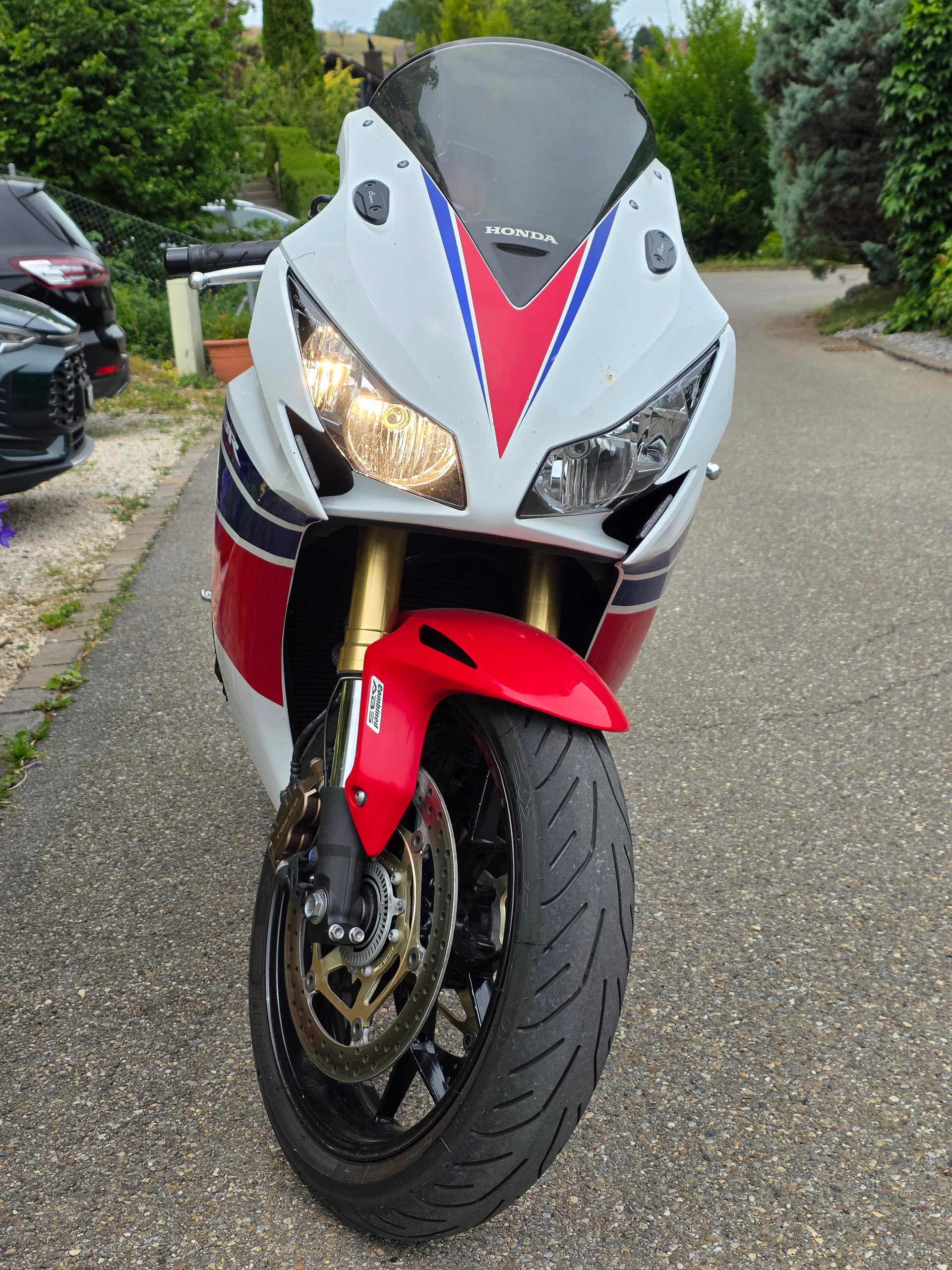 HONDA CBR1000RA-image-1