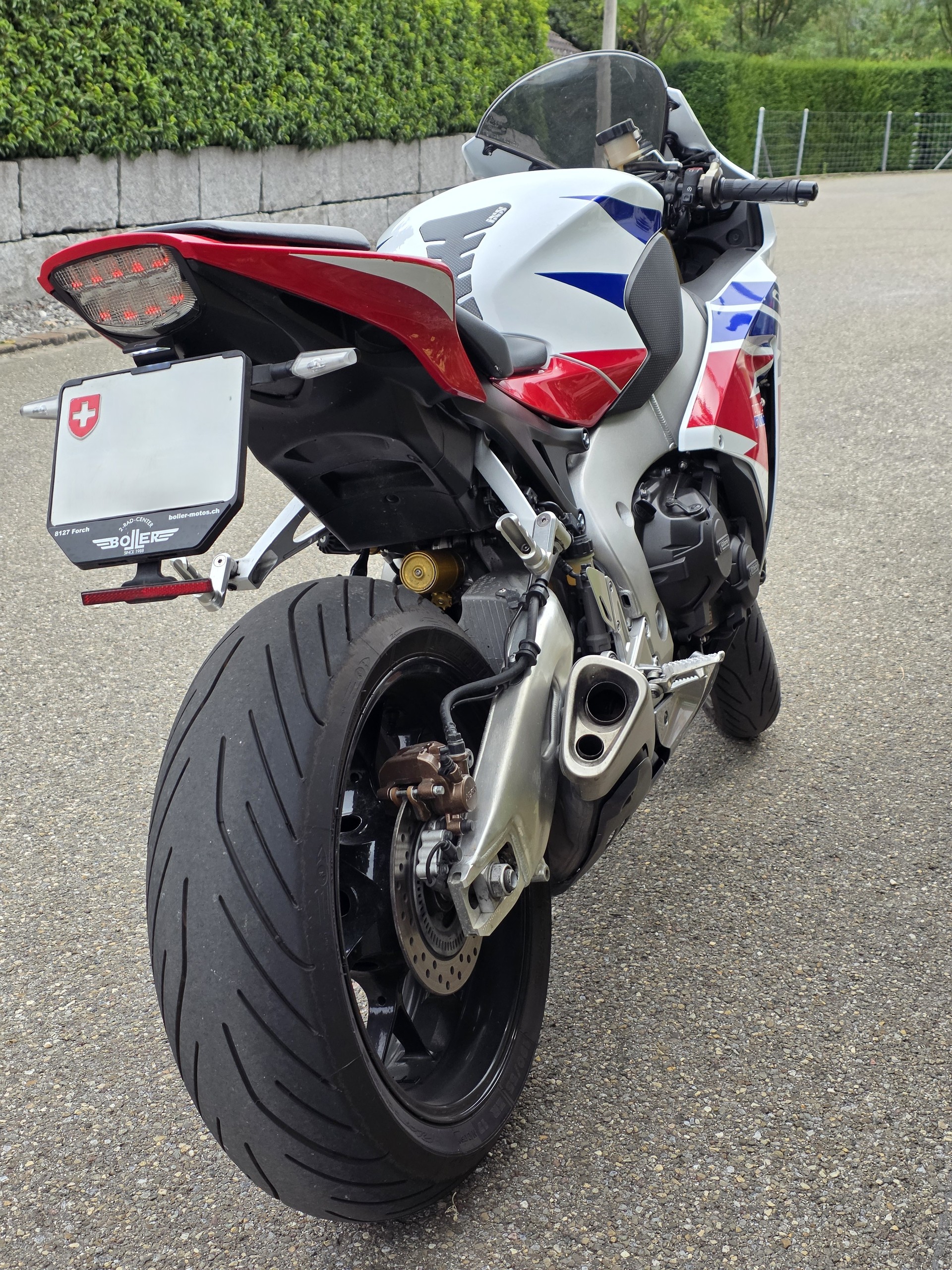 HONDA CBR1000RA-image-4