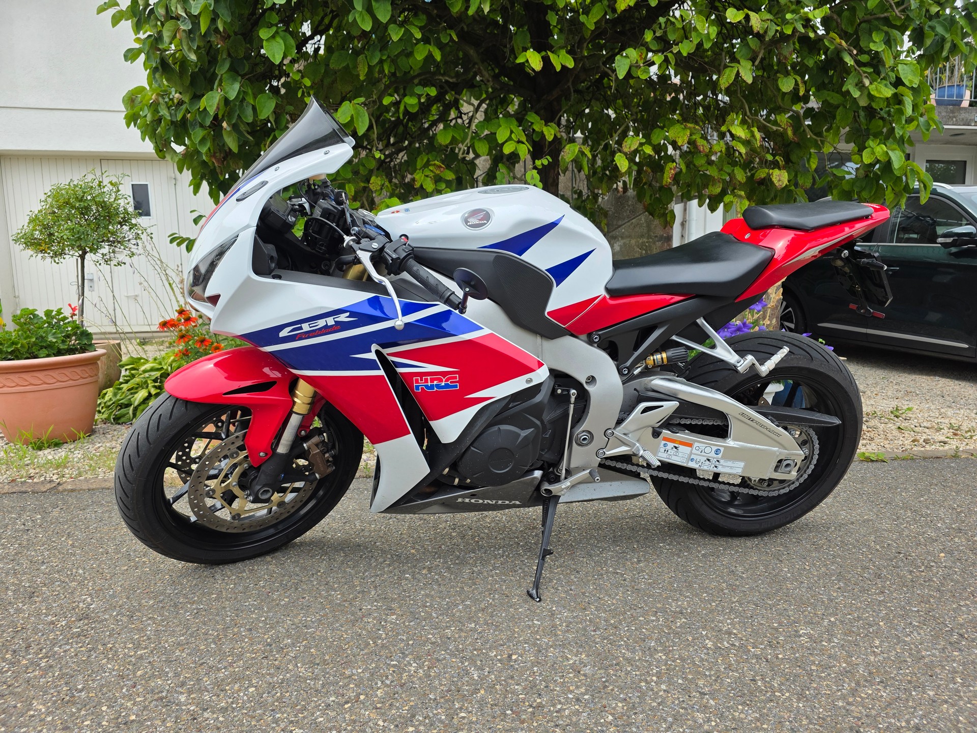 HONDA CBR1000RA-image-2