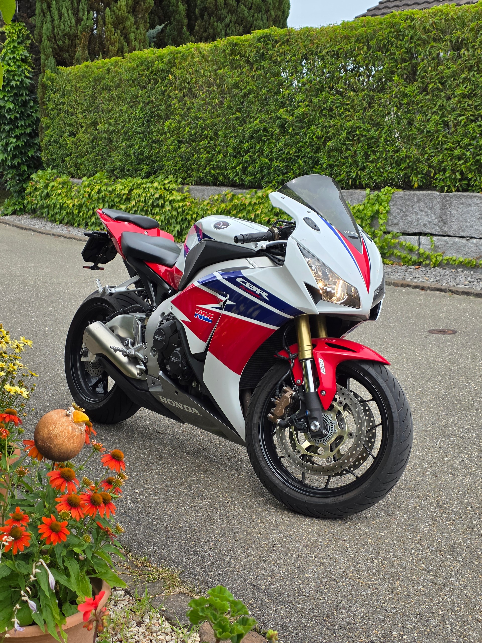HONDA CBR1000RA-image-0