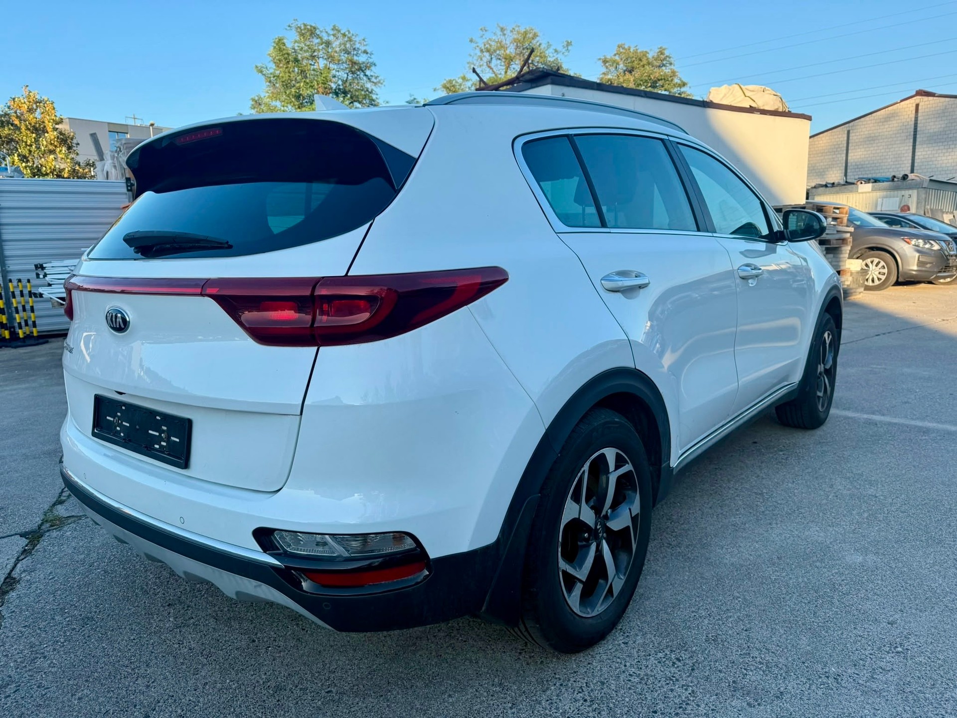 KIA 1.6 T-GDi Trend 2WD-image-2