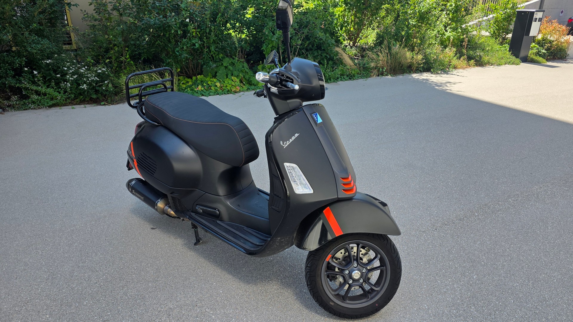 PIAGGIO Vespa GTS 125 Super Sport ABS-image-3