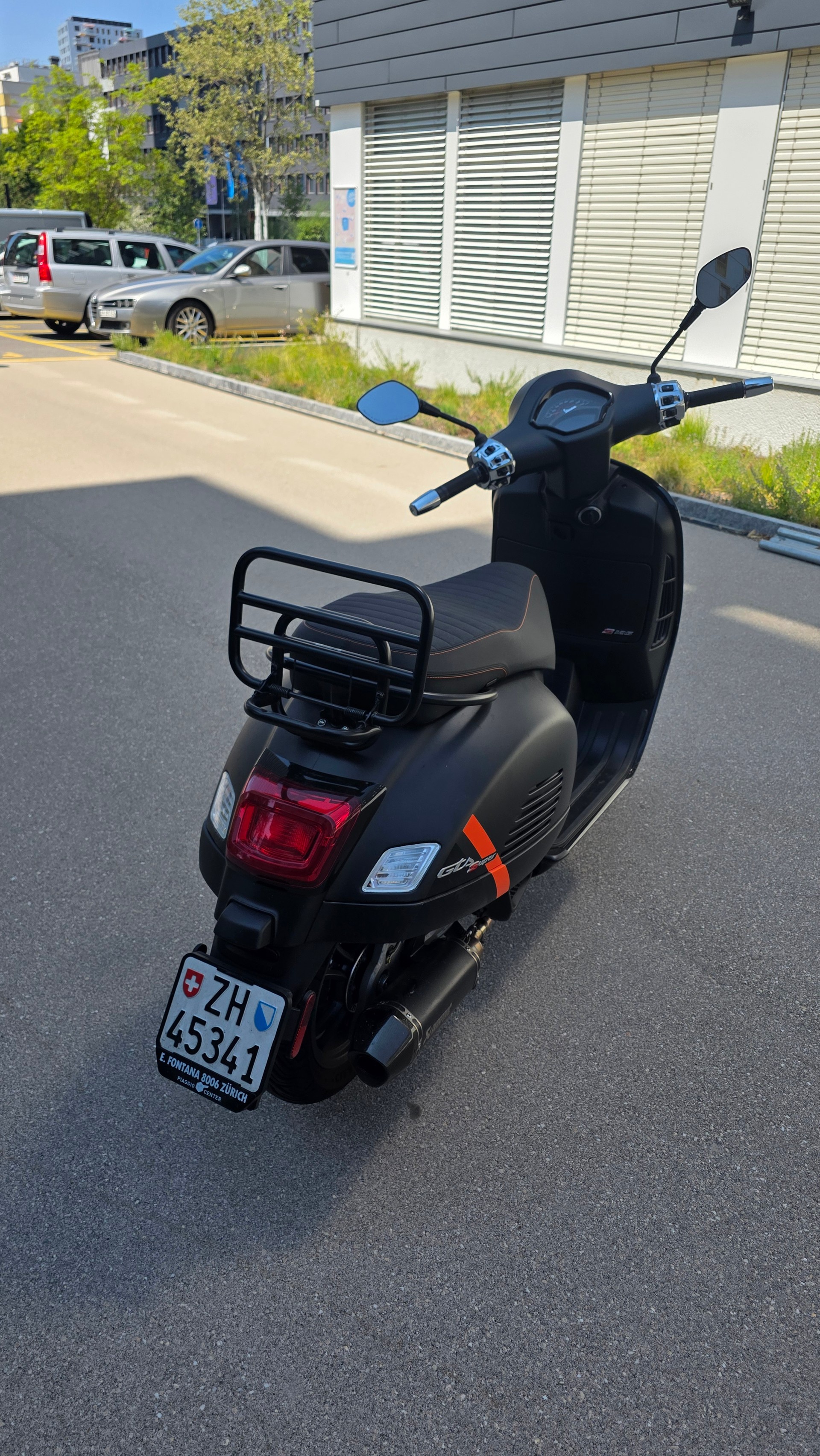 PIAGGIO Vespa GTS 125 Super Sport ABS-image-5