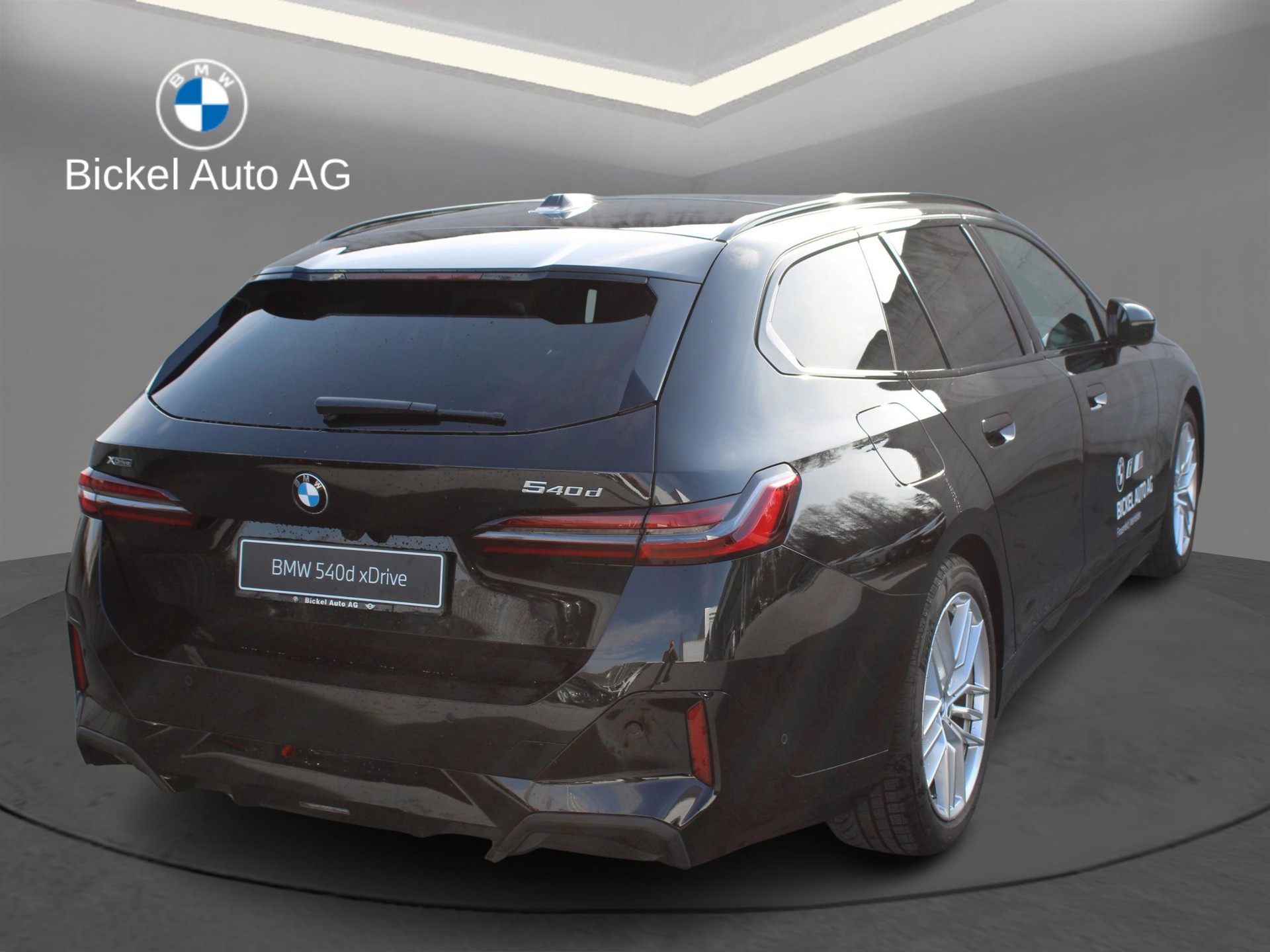 BMW 540d xDrive Tour M Sport Pro-showroom-element-2