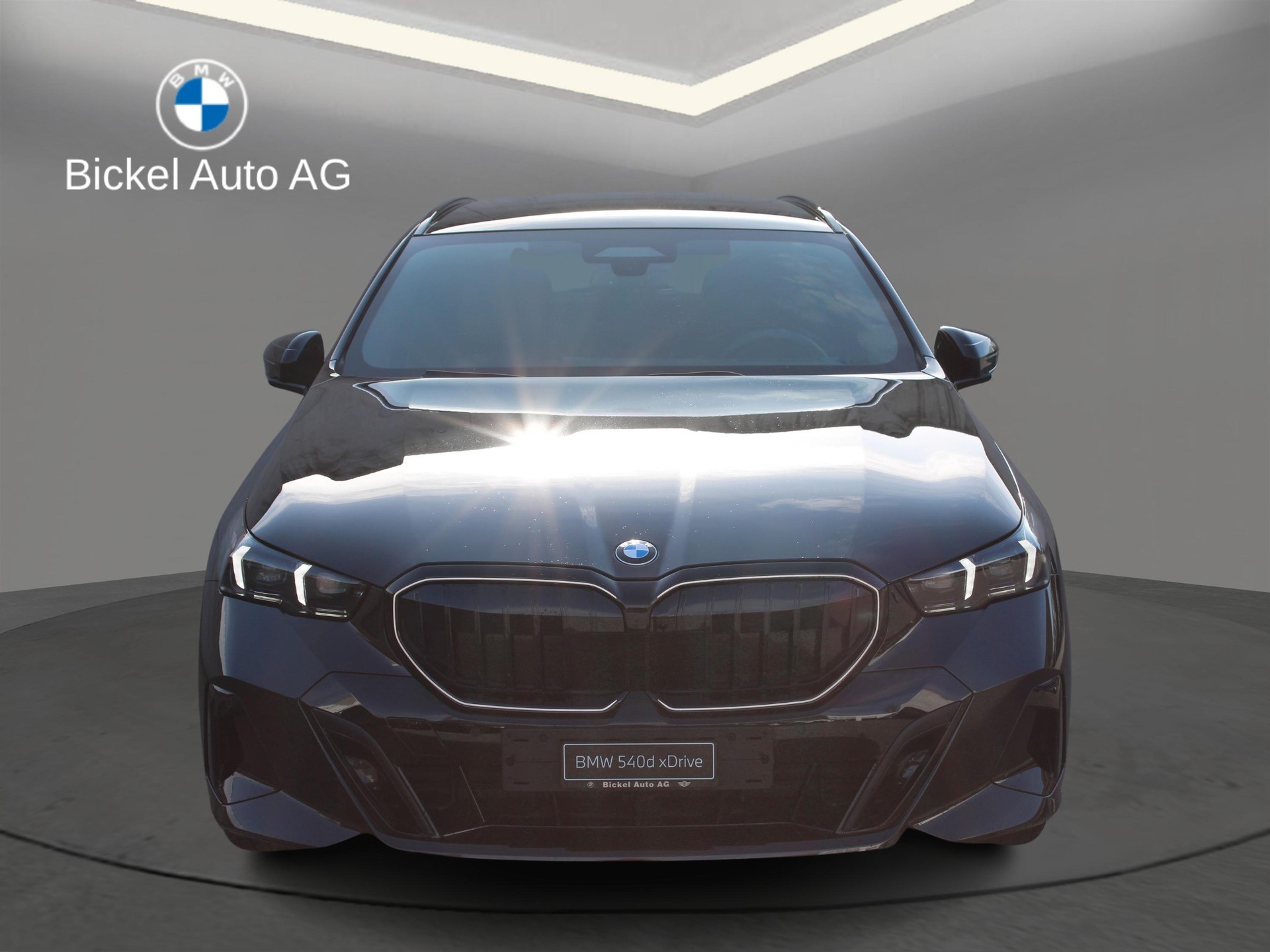 BMW 540d xDrive Tour M Sport Pro-showroom-element-1