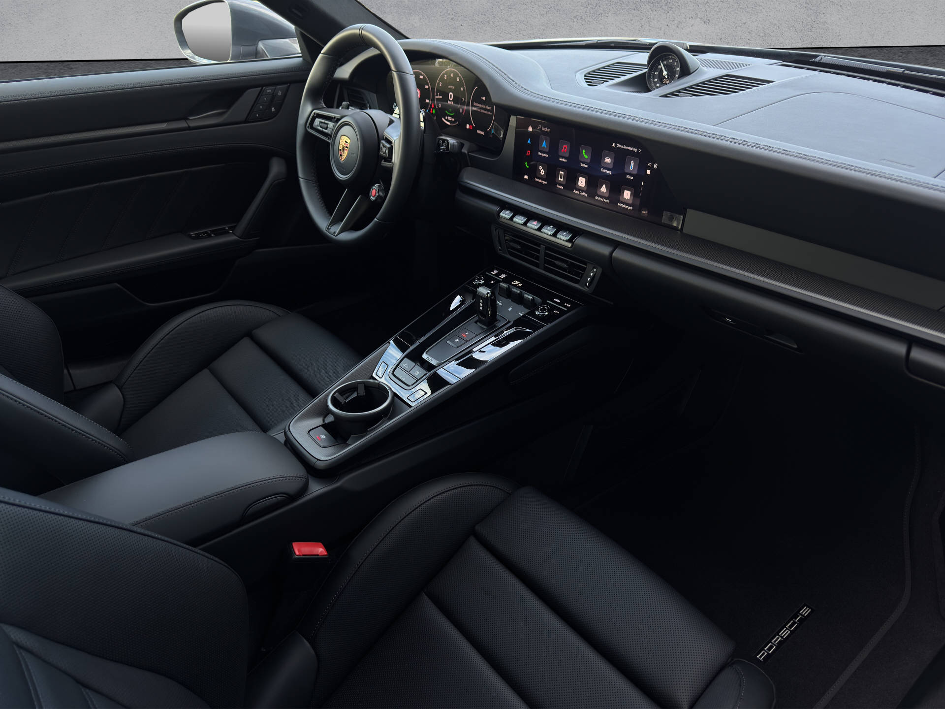 PORSCHE 911 Carrera 4 GTS-image-8