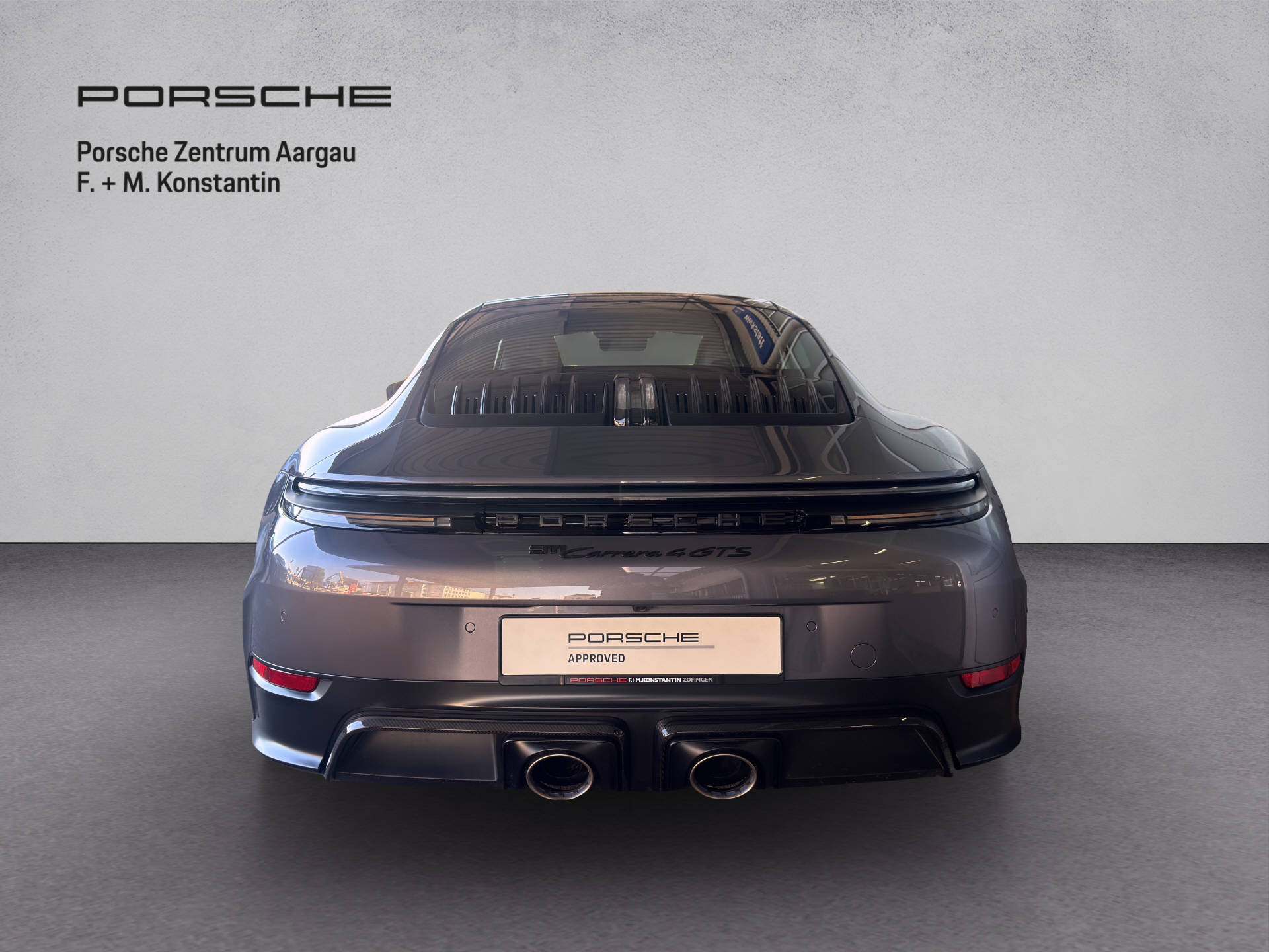 PORSCHE 911 Carrera 4 GTS-image-4