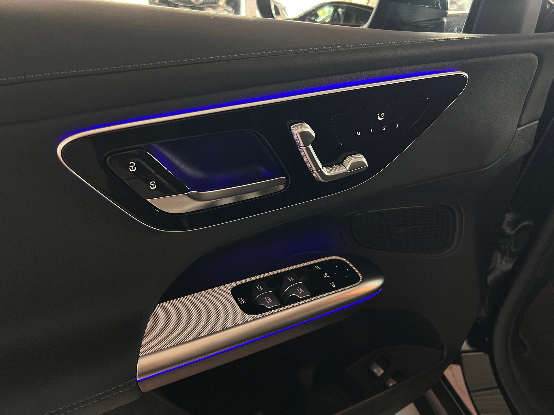 MERCEDES-BENZ GLC 300 e 4Matic EQ Star 9G-Tronic-image-11