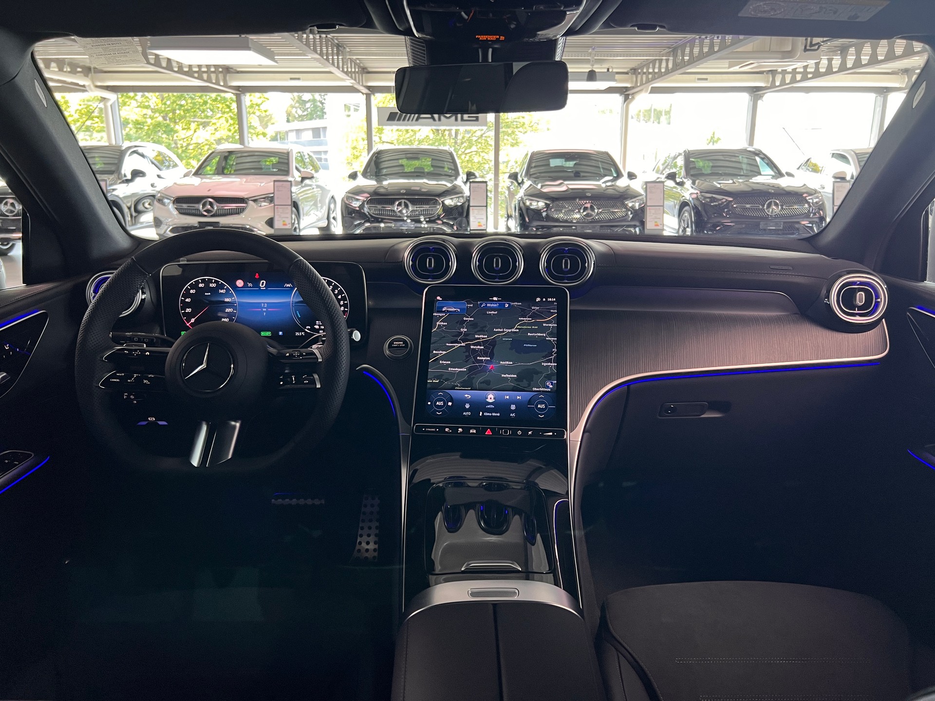 MERCEDES-BENZ GLC 300 e 4Matic EQ Star 9G-Tronic-image-10