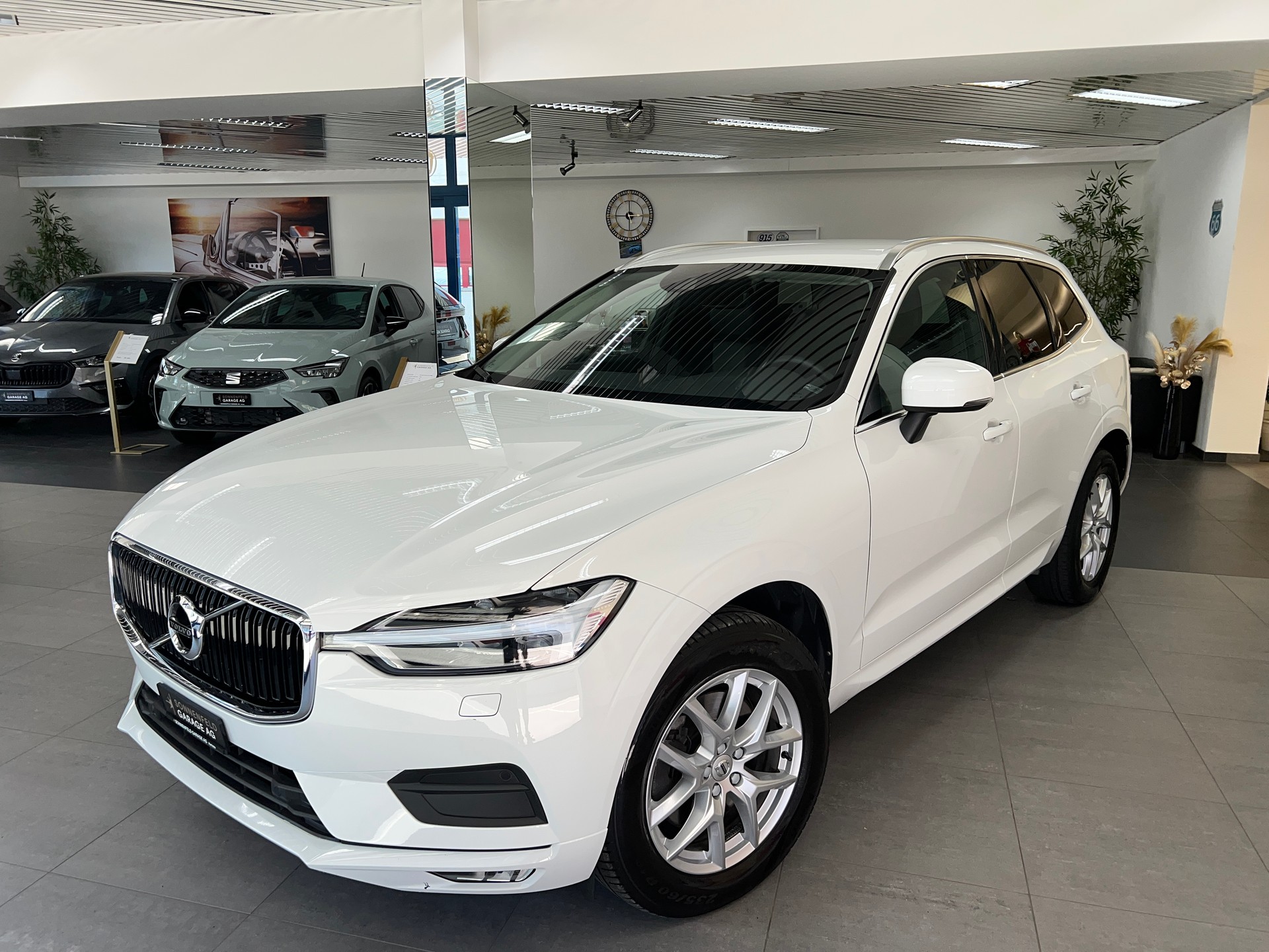 VOLVO XC60 B4 Diesel Mild Hybrid AWD Momentum Geartronic-showroom-element-3