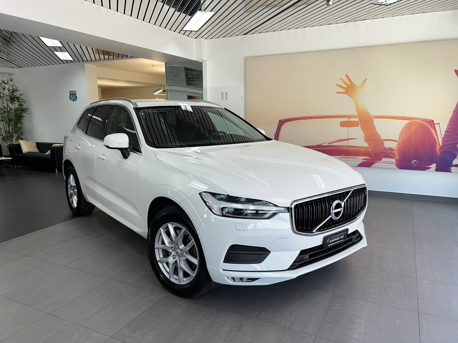 VOLVO XC60 B4 Diesel Mild Hybrid AWD Momentum Geartronic