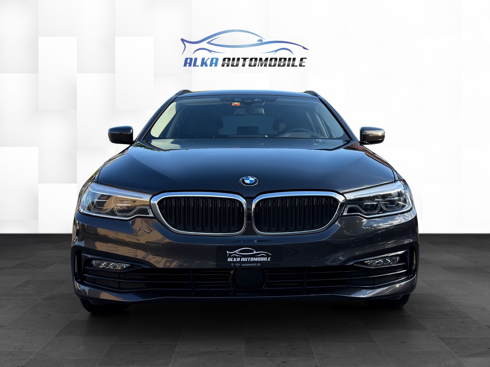 BMW 520d xDrive Touring Sport Line Steptronic-showroom-element-2