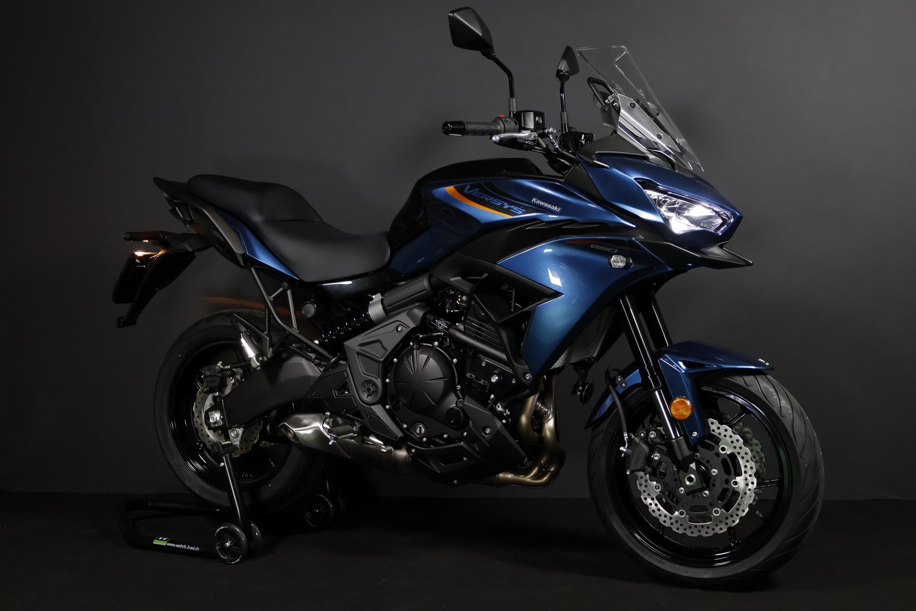 KAWASAKI Versys 650 (35kW)-showroom-element-1