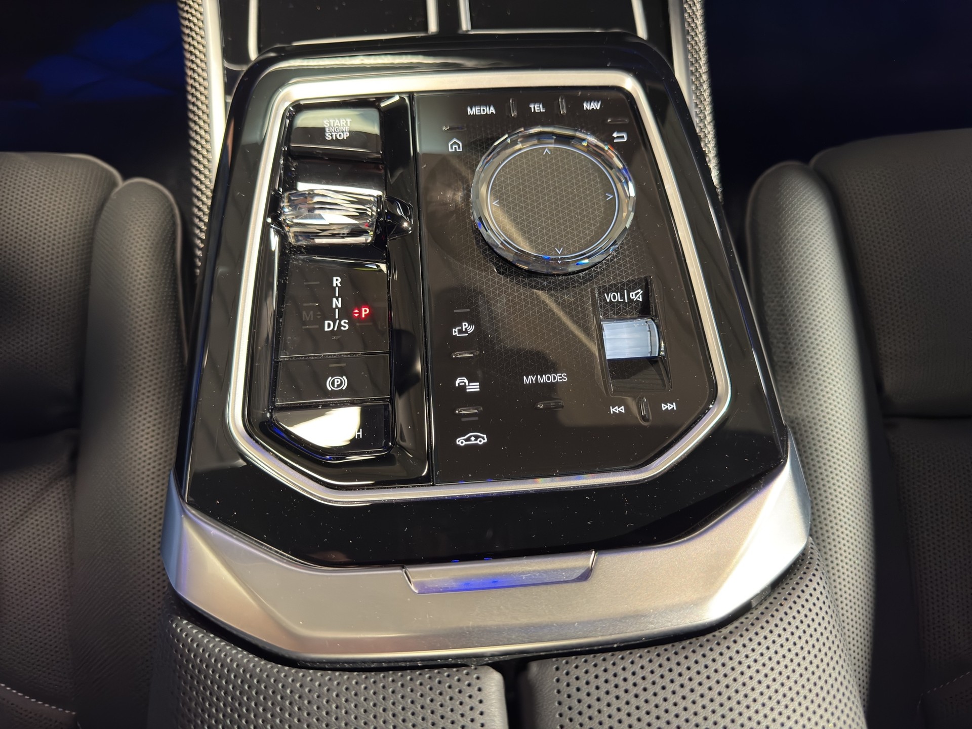 BMW 740d xDrive M Sport-image-10