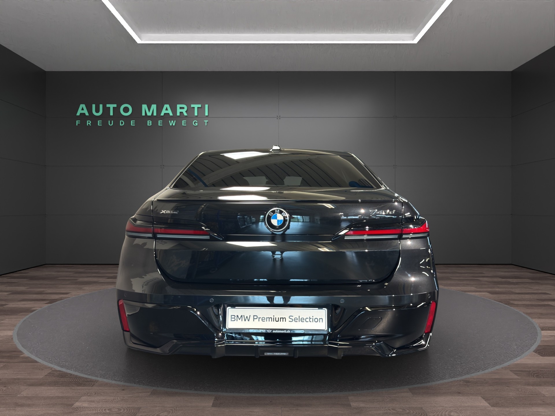 BMW 740d xDrive M Sport-showroom-element-2