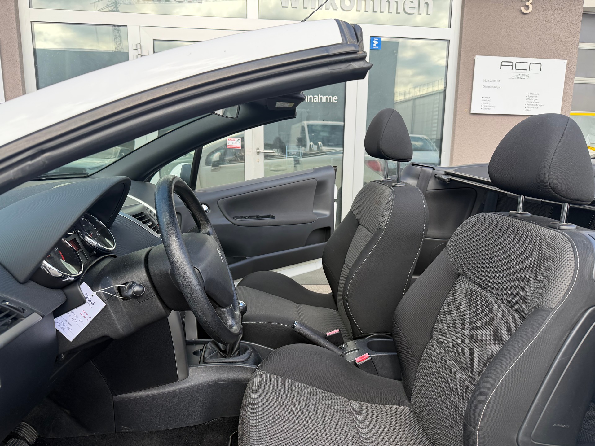 PEUGEOT 207 CC 1.6 16V Active-image-9