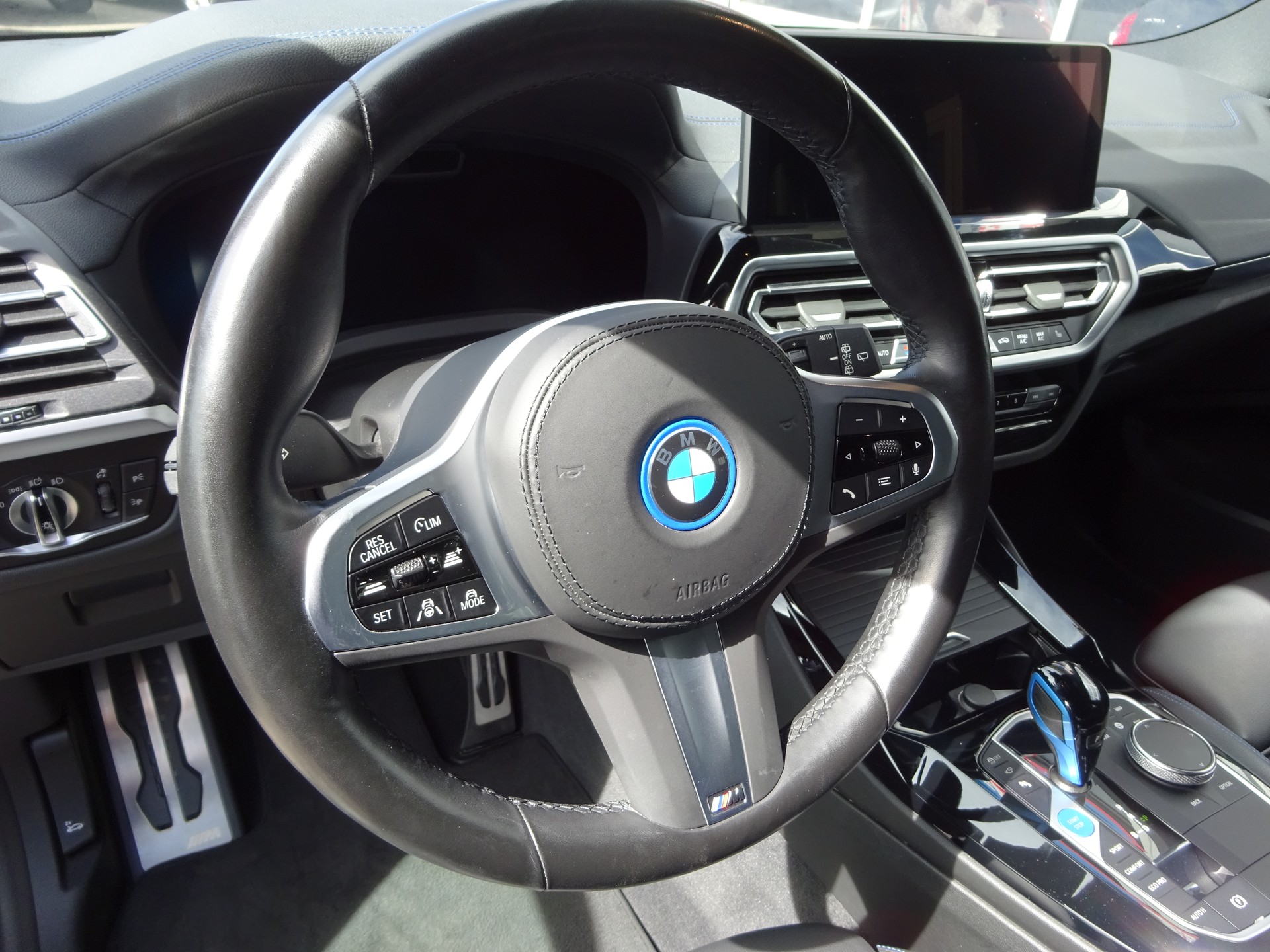 BMW iX3 Impressive-image-9