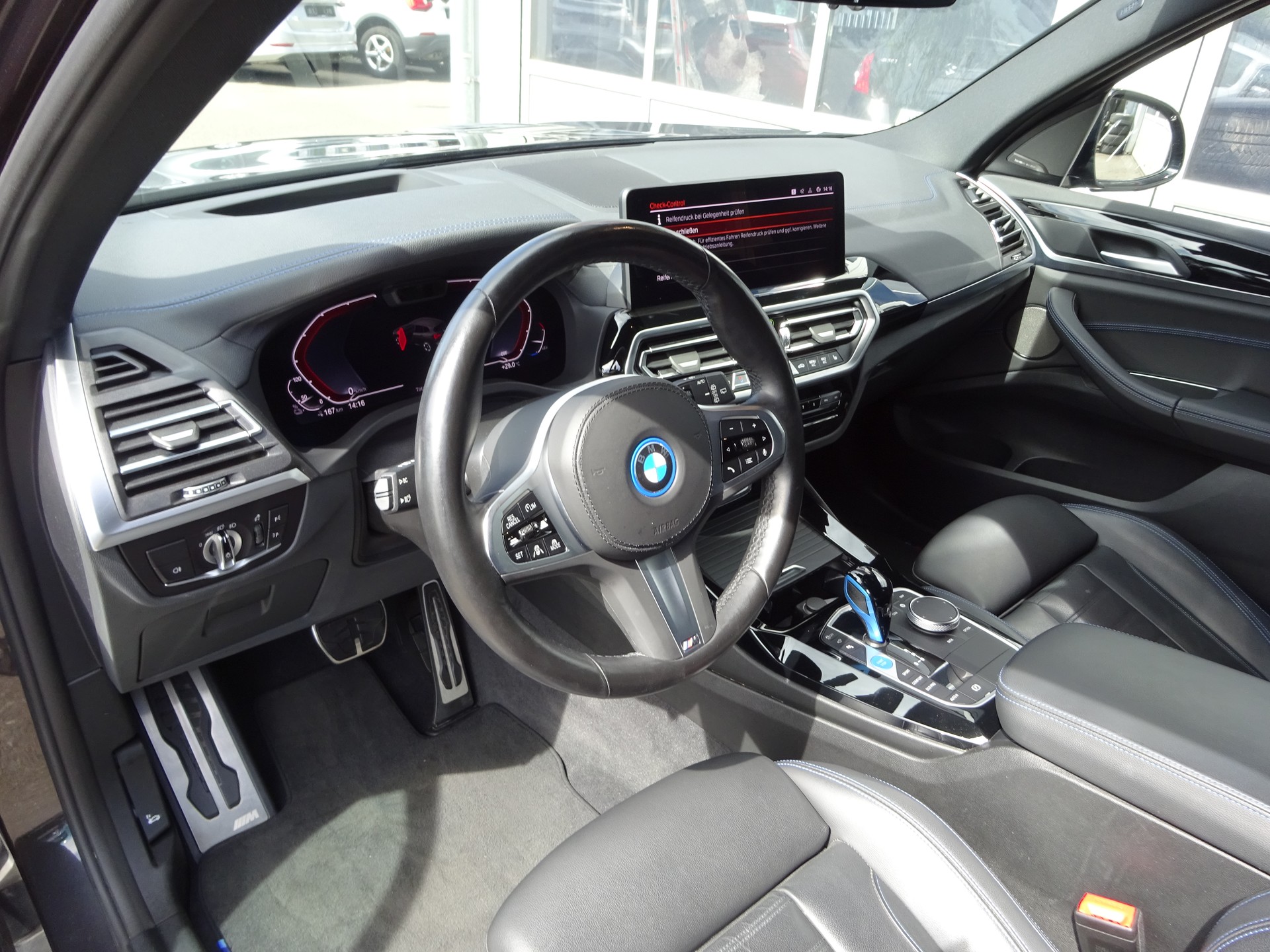 BMW iX3 Impressive-image-7