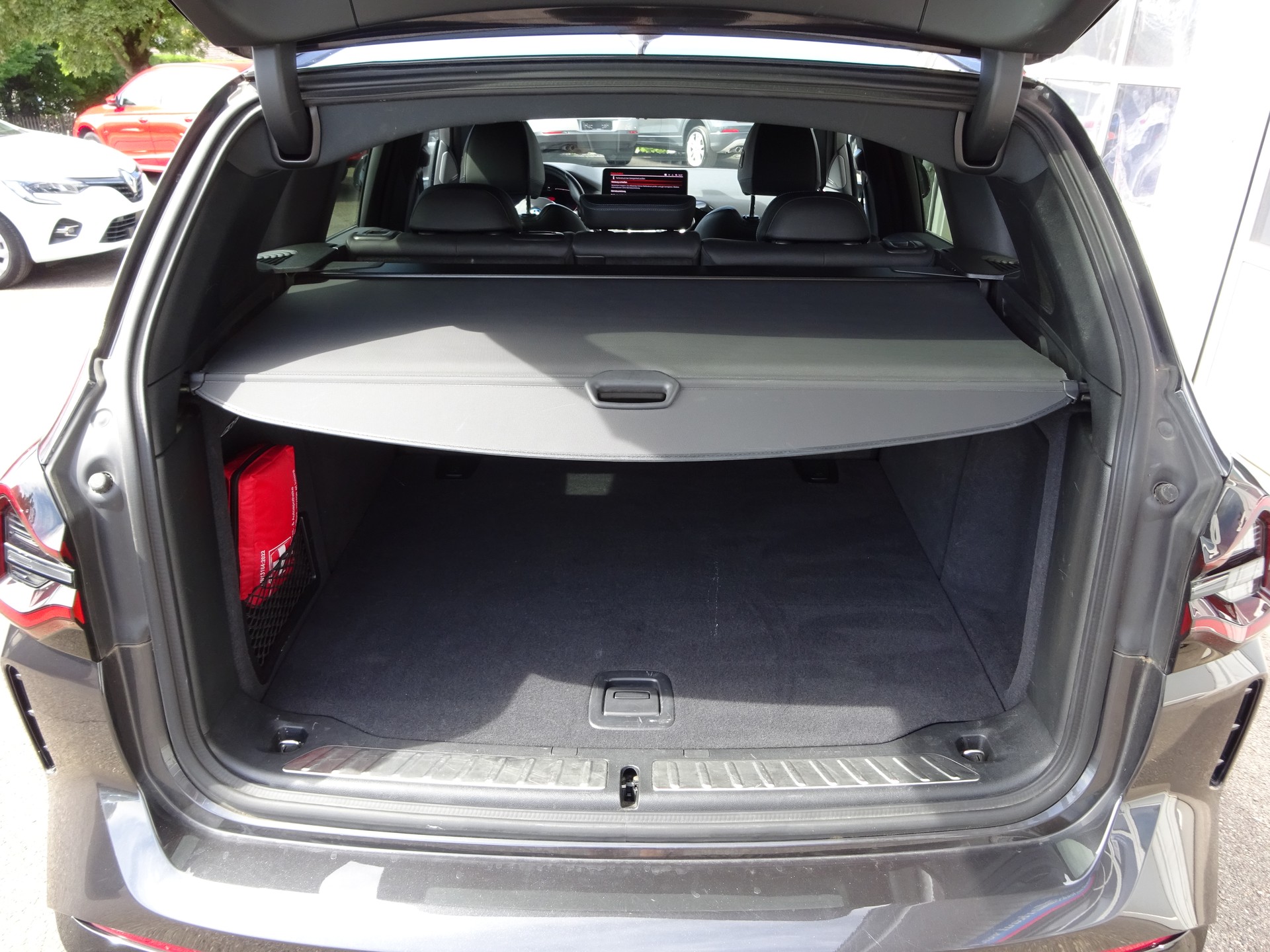 BMW iX3 Impressive-image-15