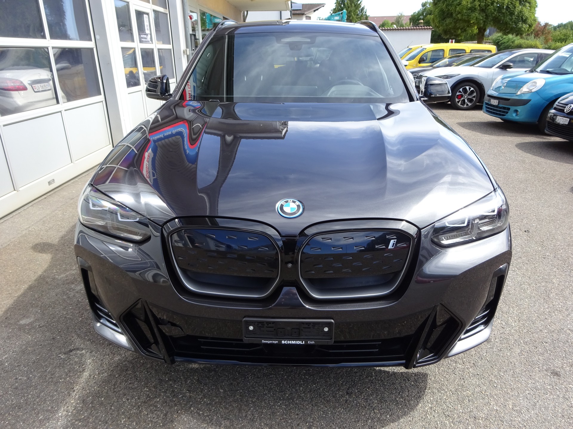 BMW iX3 Impressive-image-4