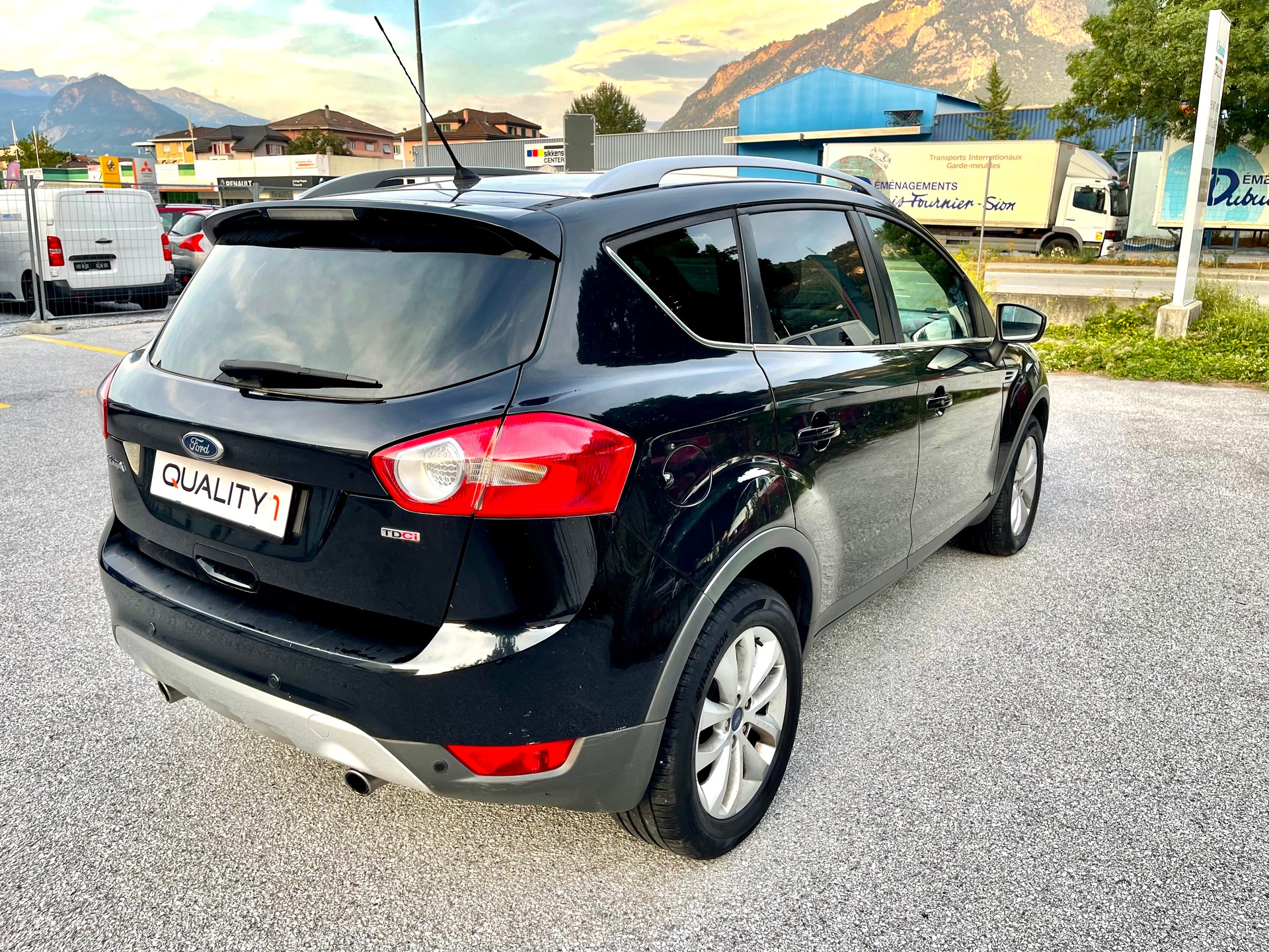 FORD Kuga 2.0 TDCi Individual 4WD PowerShift-image-18