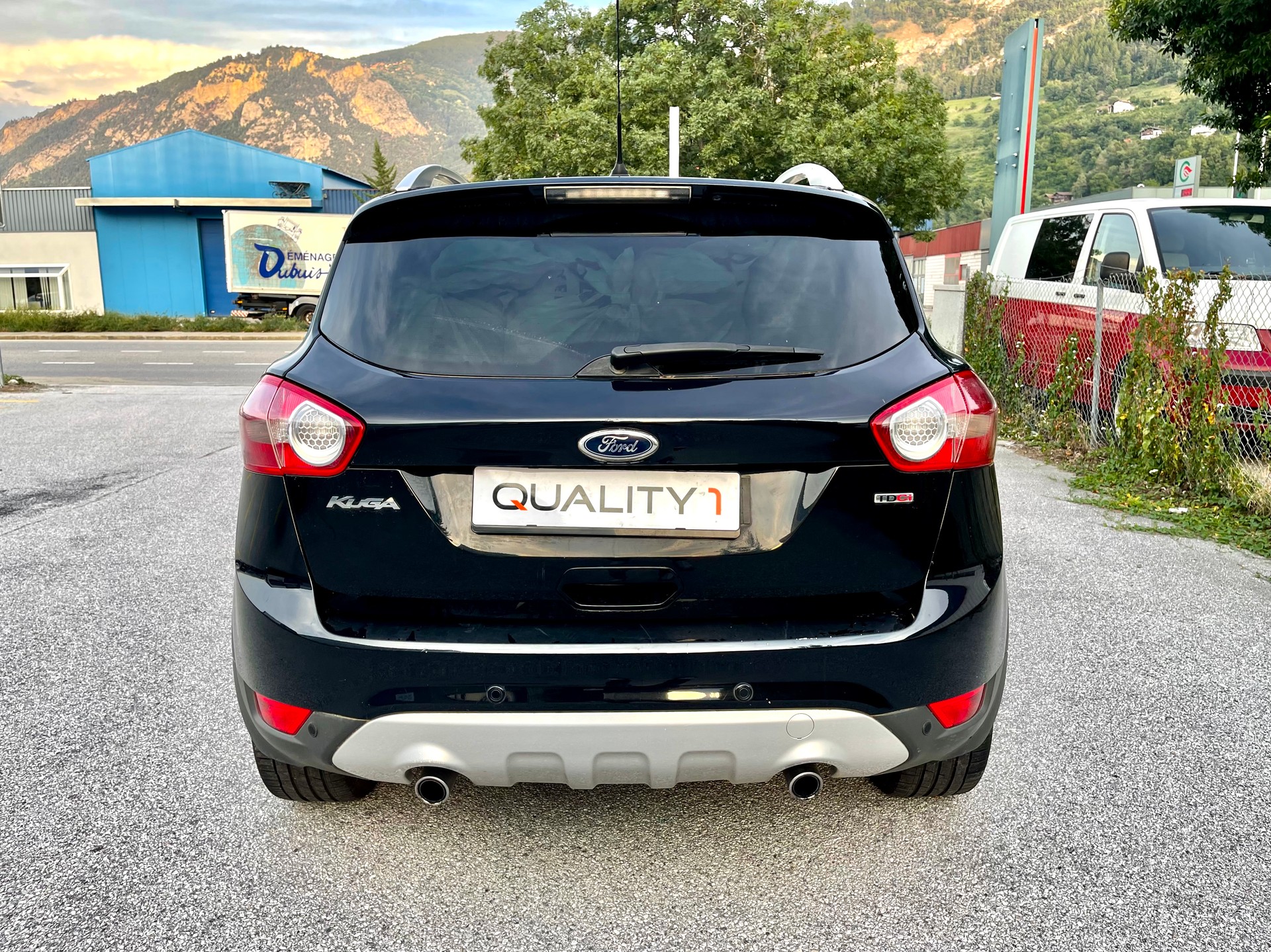 FORD Kuga 2.0 TDCi Individual 4WD PowerShift-image-5