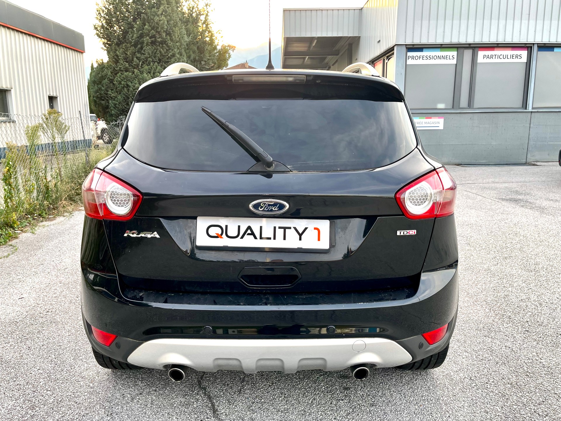 FORD Kuga 2.0 TDCi Individual 4WD PowerShift-image-16