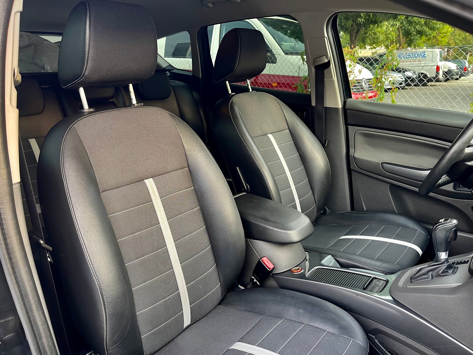FORD Kuga 2.0 TDCi Individual 4WD PowerShift-image-10