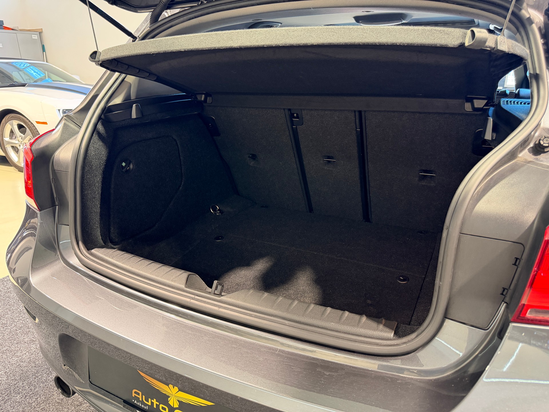 BMW 118i Steptronic-image-8