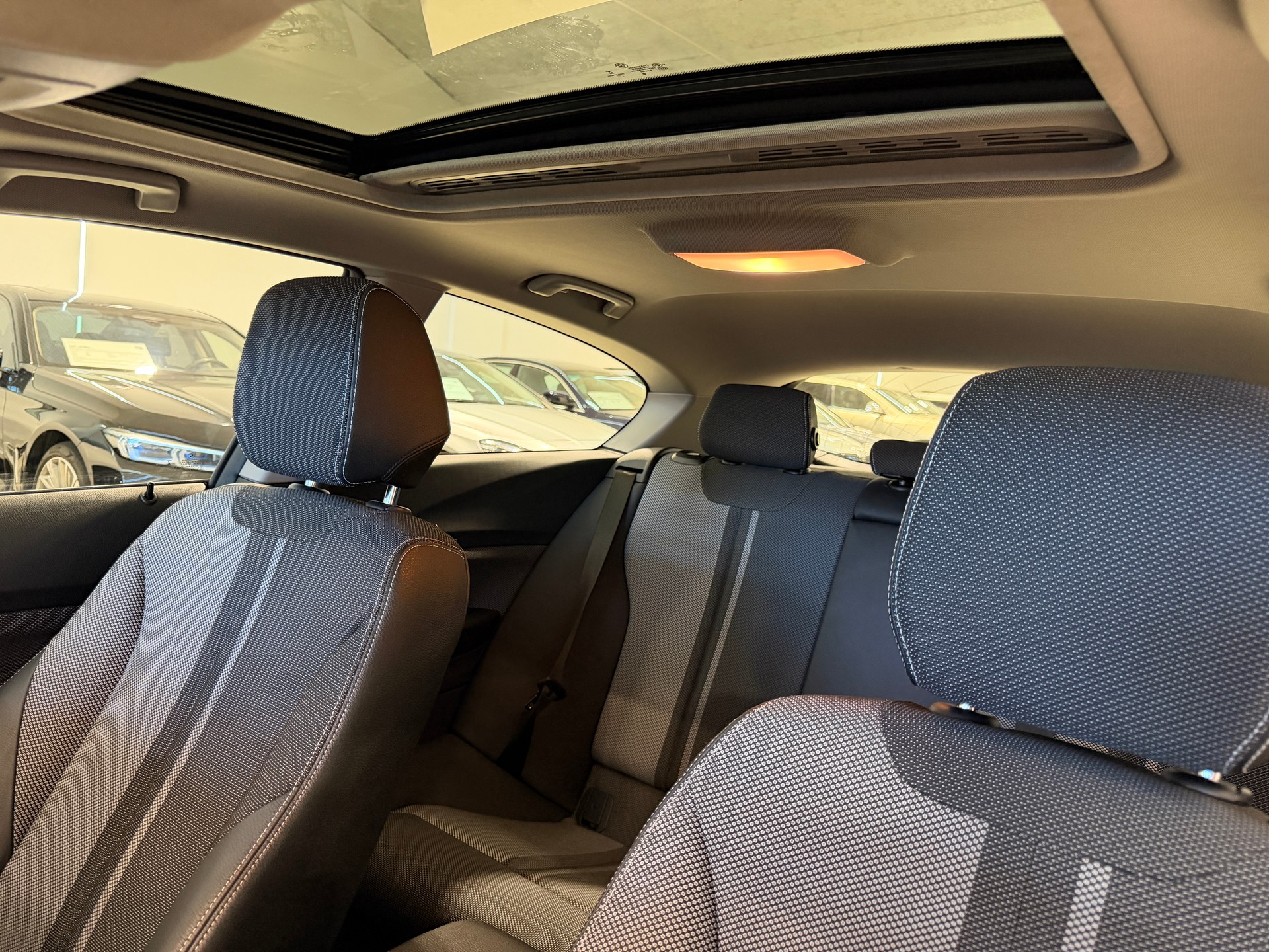 BMW 118i Steptronic-image-16