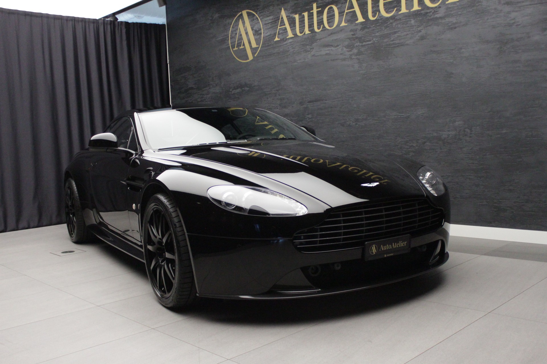 ASTON MARTIN V8 Vantage 4.7 S Sportshift-showroom-element-2