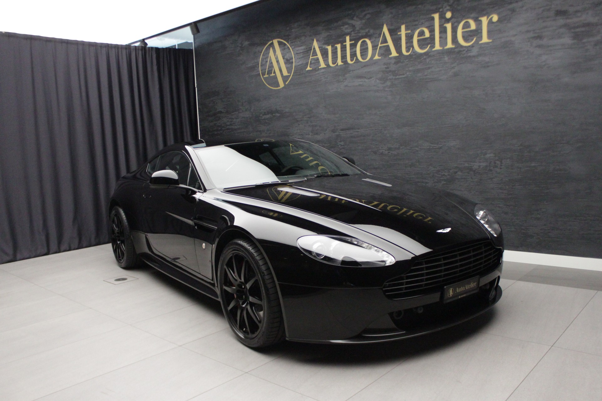 ASTON MARTIN V8 Vantage 4.7 S Sportshift-showroom-element-1