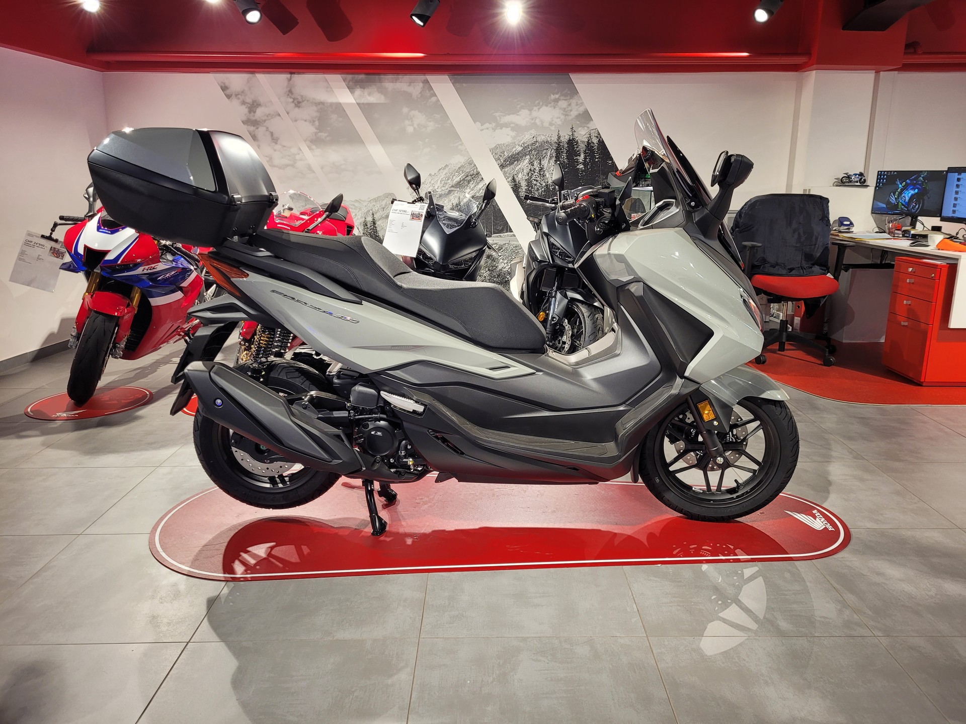 HONDA NSS 350 Top Box-image-1
