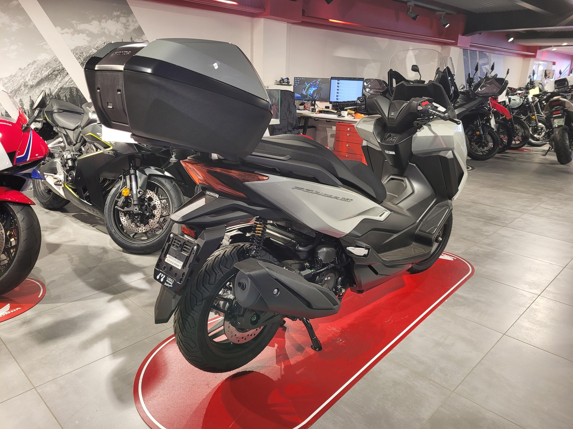 HONDA NSS 350 Top Box-image-2