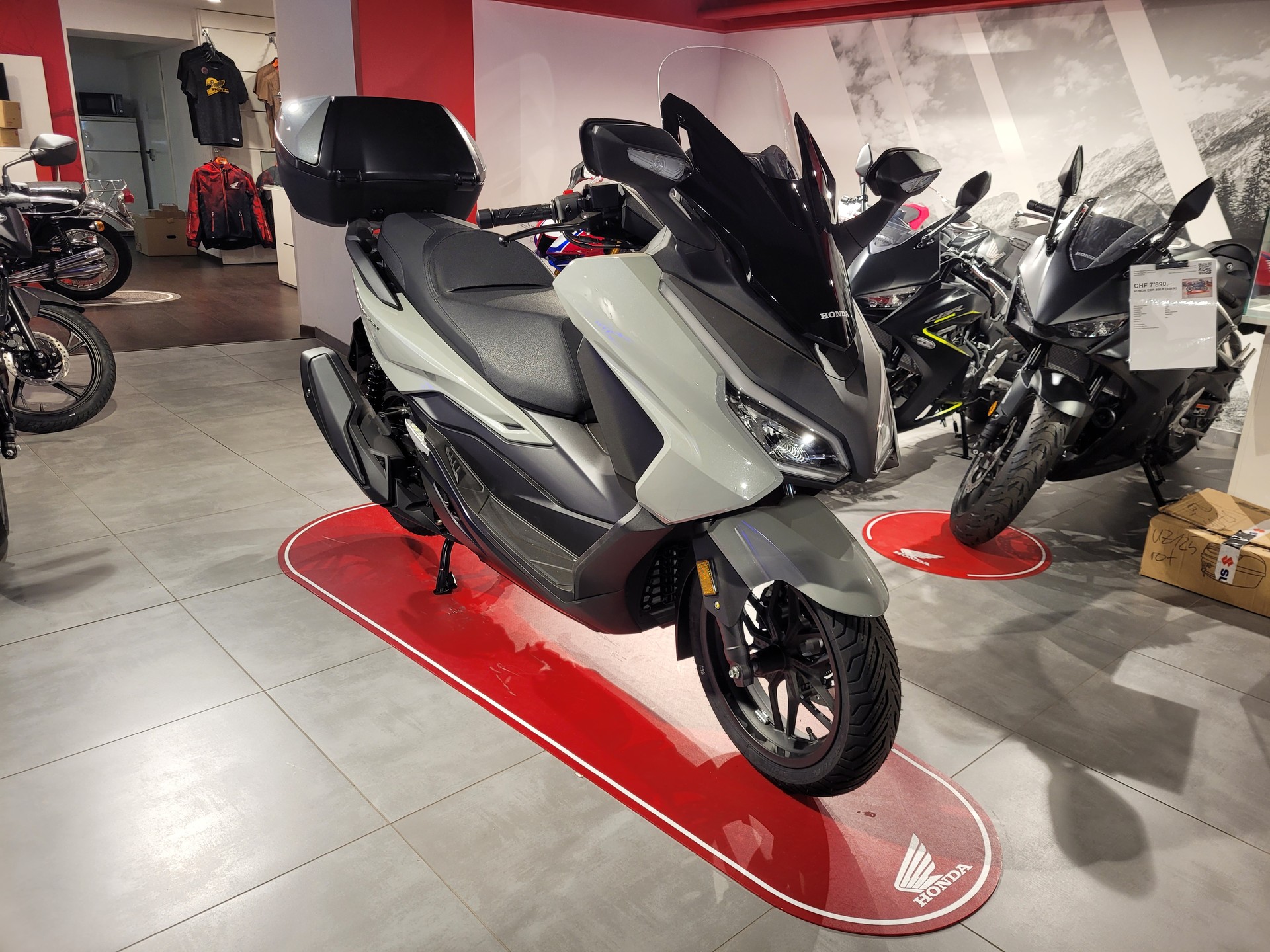 HONDA NSS 350 Top Box-image-0