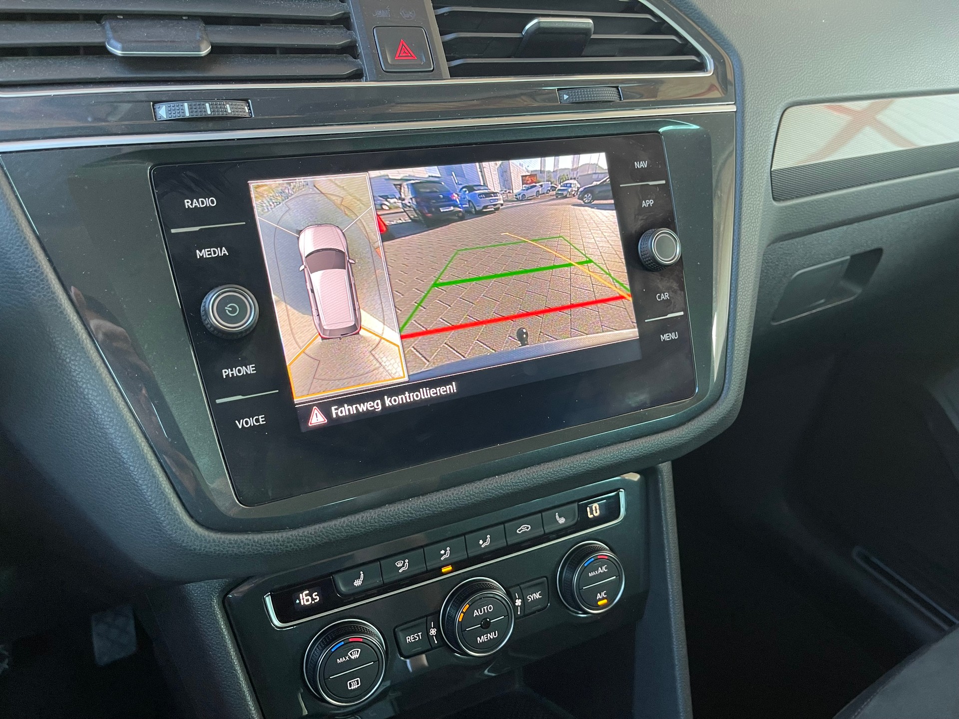 VW Tiguan 2.0TSI Highline 4Motion DSG-image-12