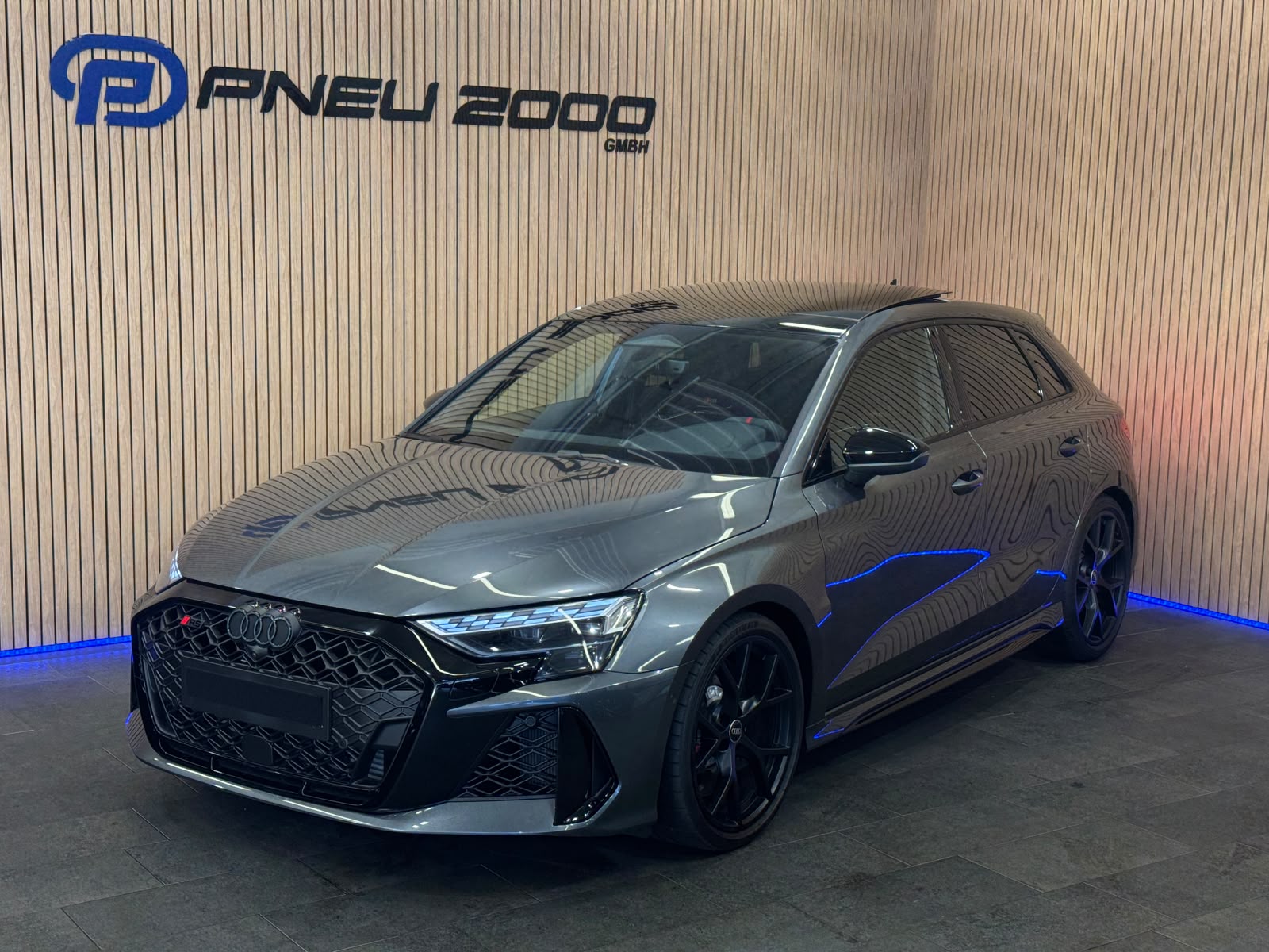 AUDI RS3 Sportback 2.5 TSI quattro S-tronic *INKLUSIV GRATIS SERVIE PAKET *-image-0