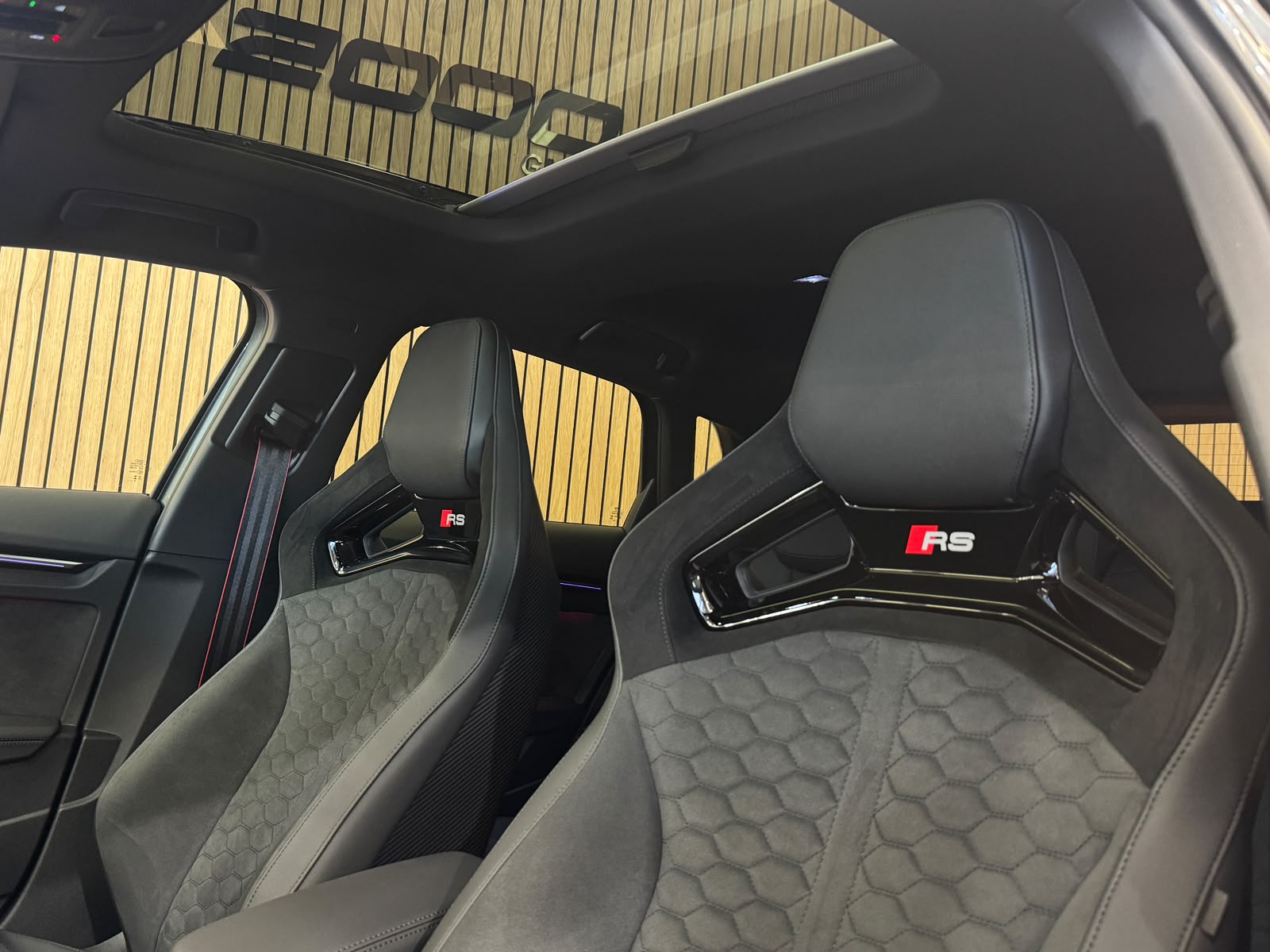 AUDI RS3 Sportback 2.5 TSI quattro S-tronic *INKLUSIV GRATIS SERVIE PAKET *-image-26