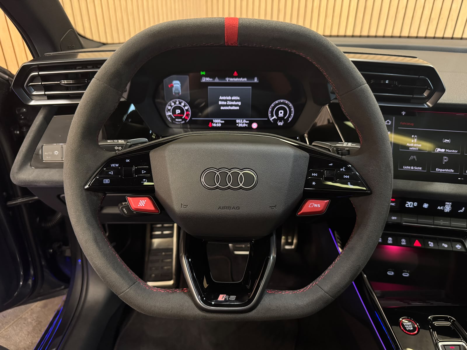 AUDI RS3 Sportback 2.5 TSI quattro S-tronic *INKLUSIV GRATIS SERVIE PAKET *-image-13