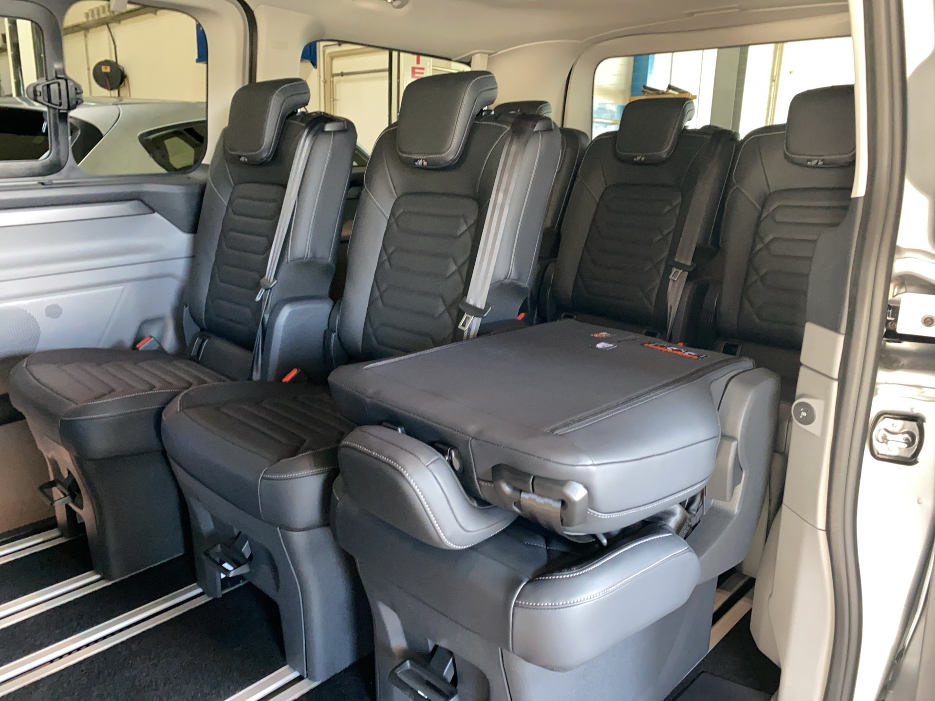 FORD Tourneo Bus 340 L1H1 PHEV TitaniumX-image-11