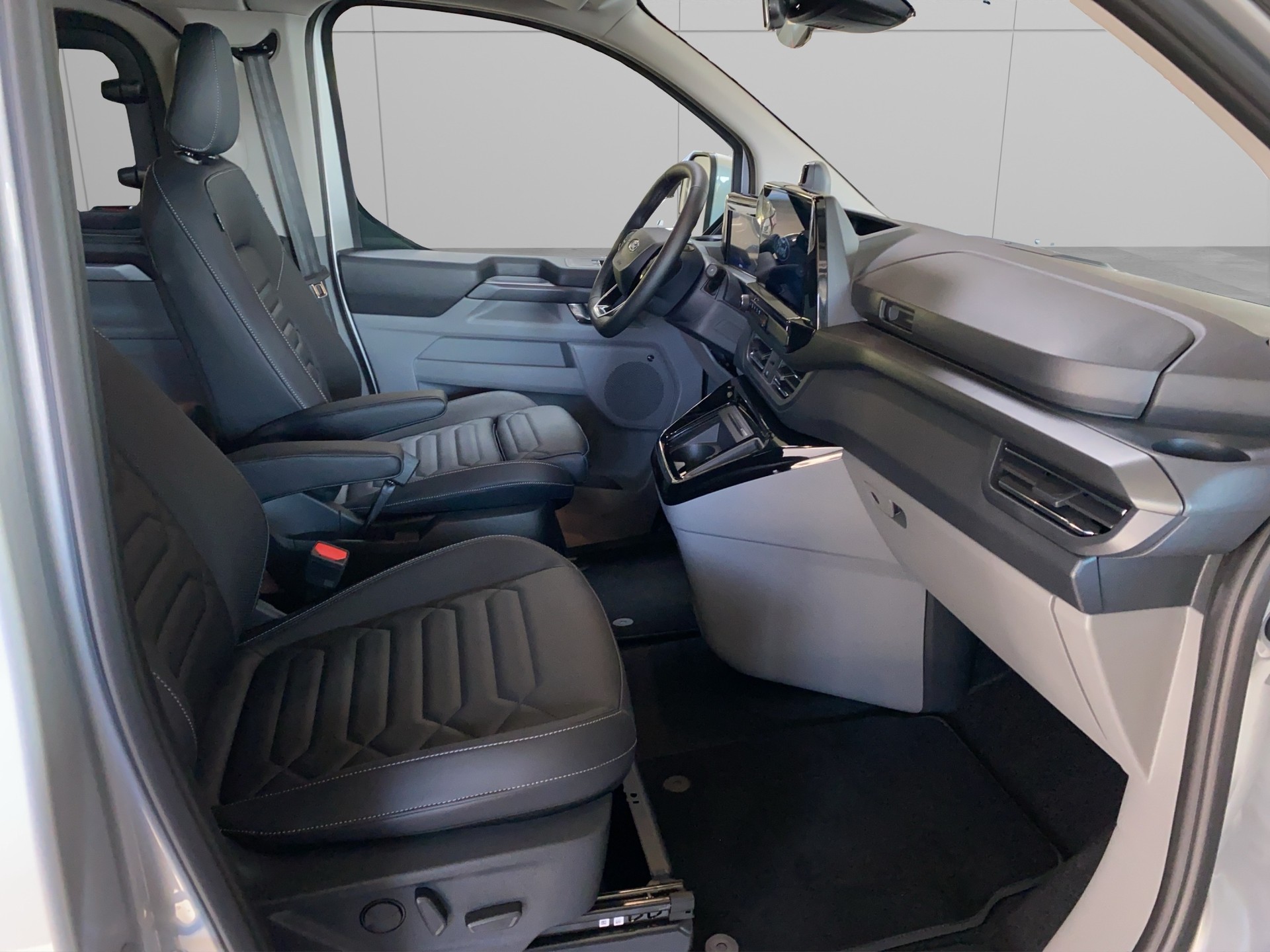 FORD Tourneo Bus 340 L1H1 PHEV TitaniumX-image-10