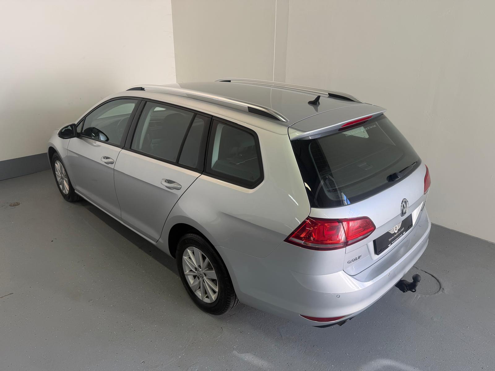 VW Golf Variant 1.6 TDI Comfortline 4Motion-image-7