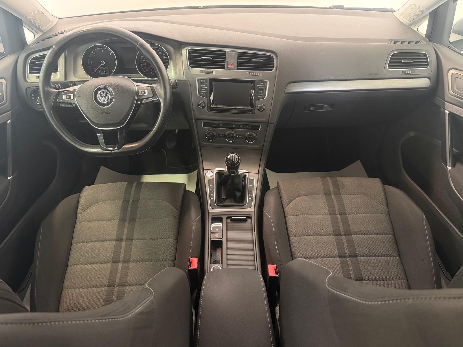 VW Golf Variant 1.6 TDI Comfortline 4Motion-image-13