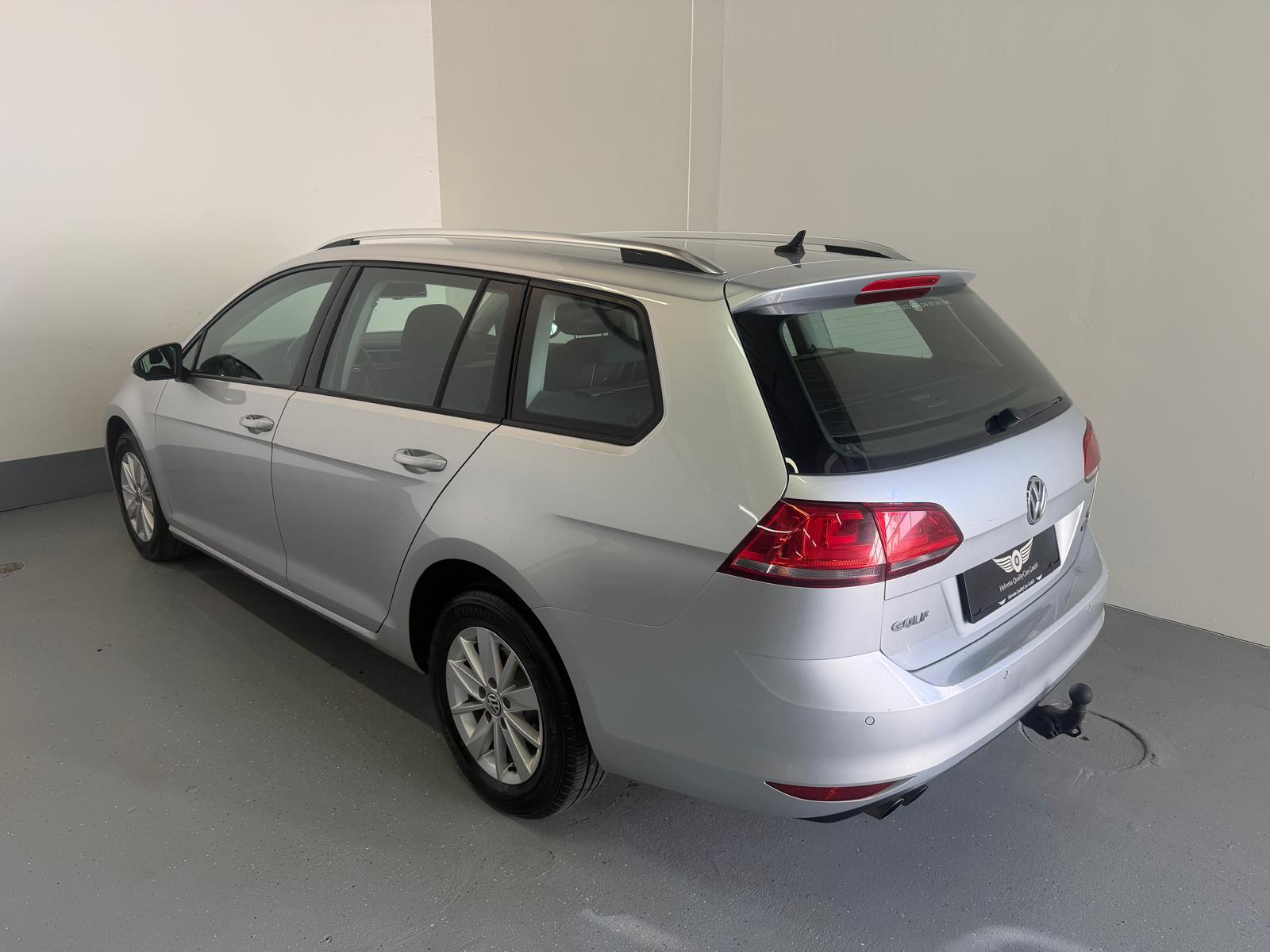 VW Golf Variant 1.6 TDI Comfortline 4Motion-image-8