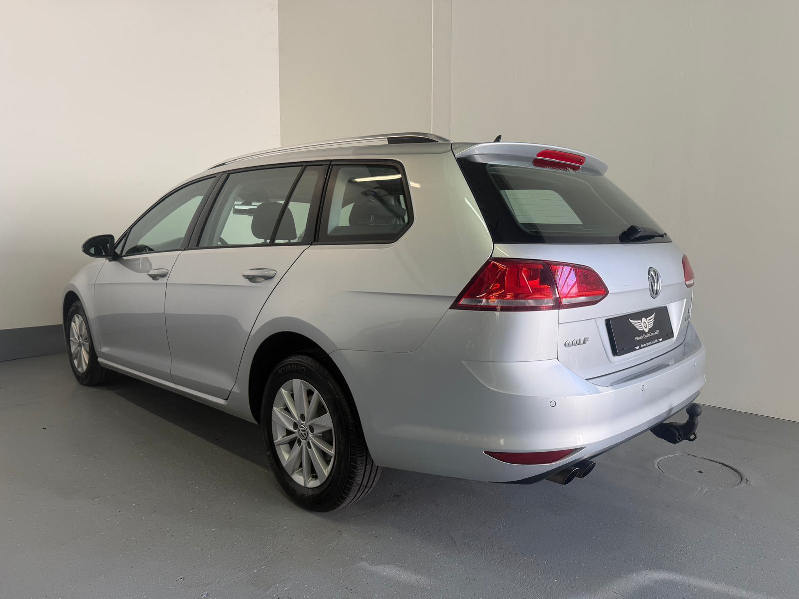 VW Golf Variant 1.6 TDI Comfortline 4Motion-image-9